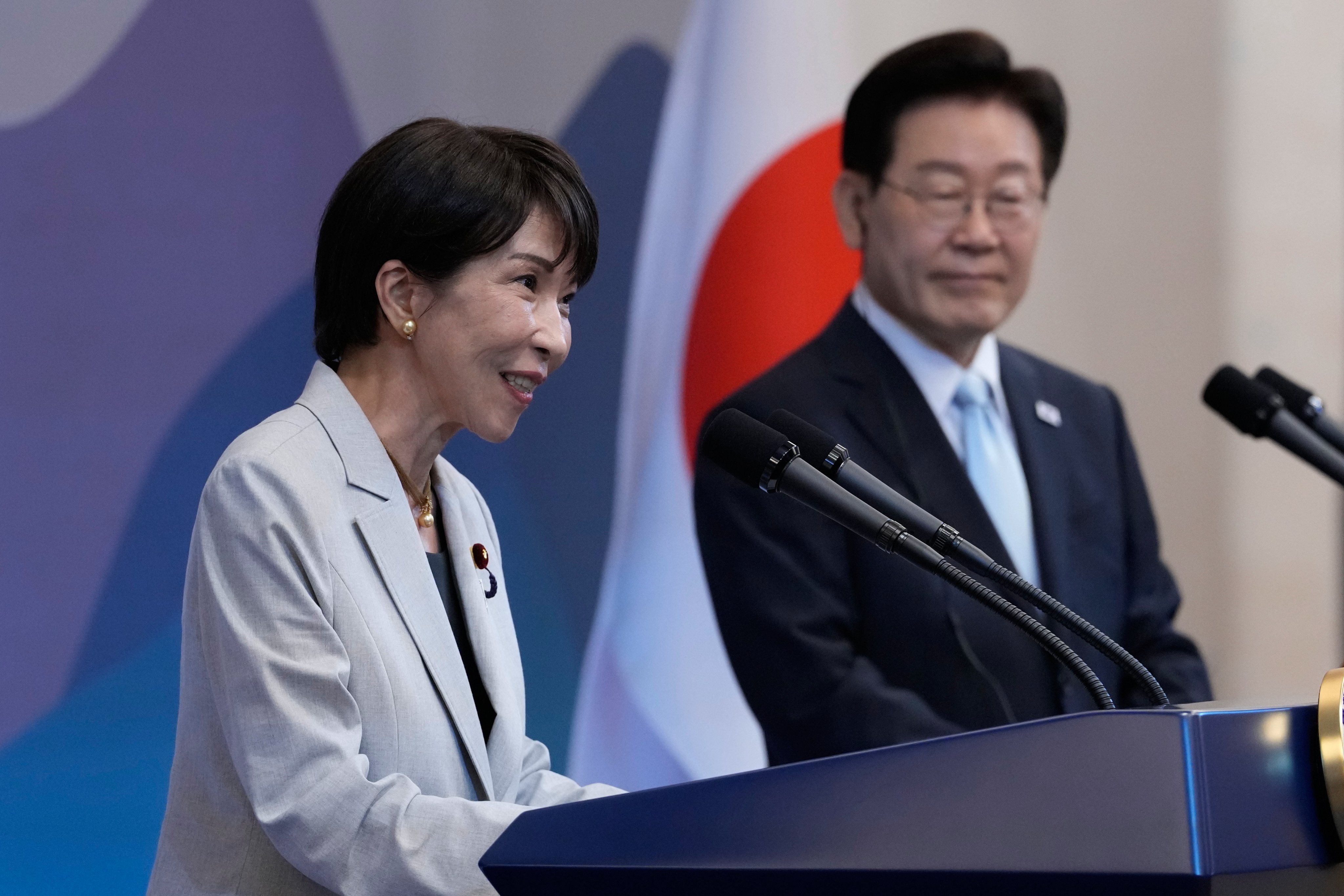 Japanese Prime Minister Sanae Takaichi (left) and South Korean President Lee Jae Myung hold a joint news conference in Andong on Tuesday.  Photo: EPA