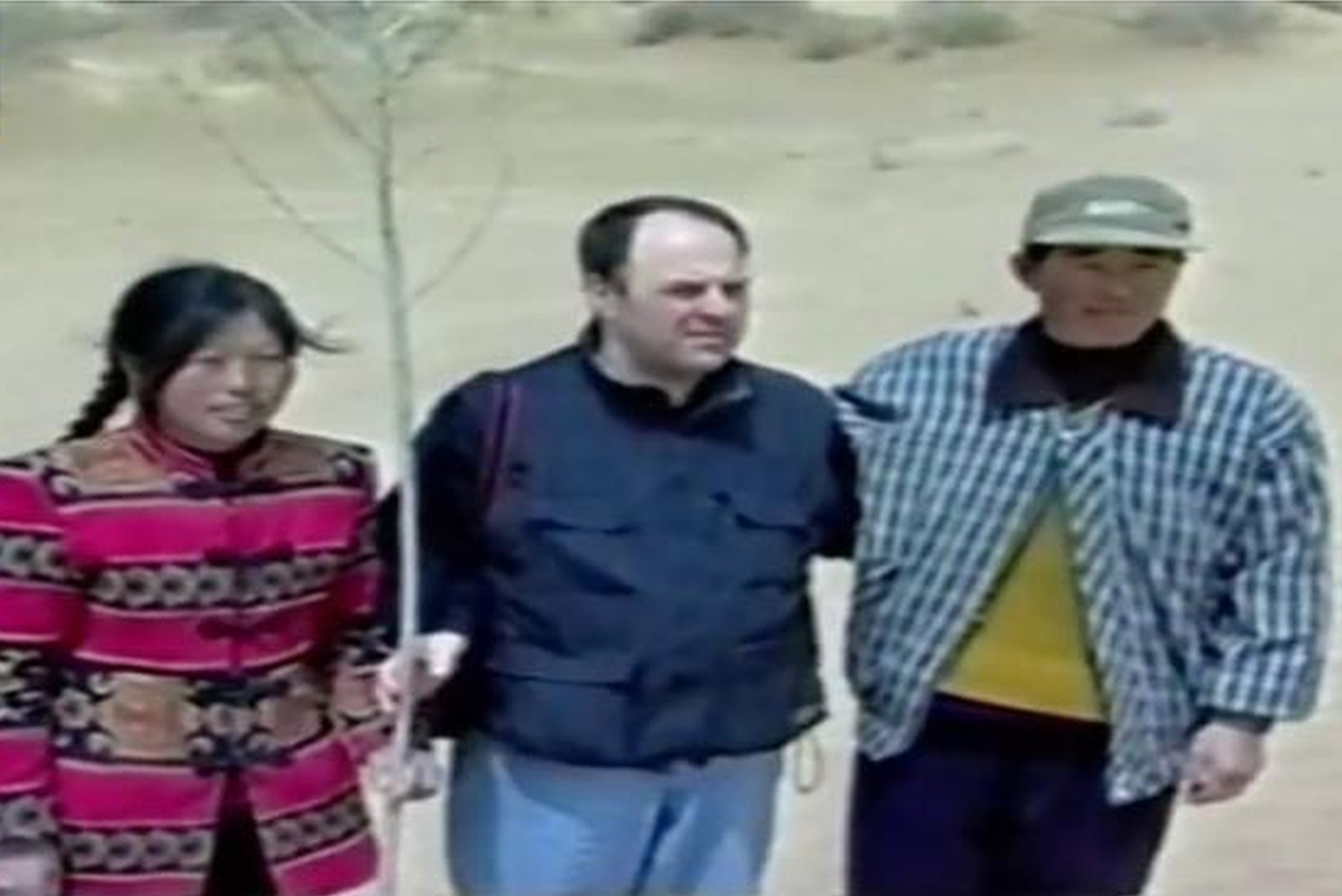 An American man donated US$5,000 to a Chinese farmer for her tree-planting efforts 27 years ago recently got invited to view the full-grown forest he helped develop in Inner Mongolia. Photo: Sina