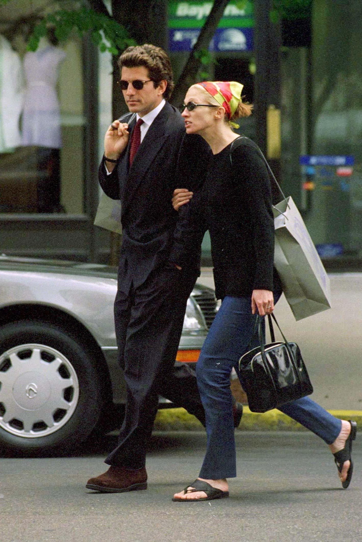 Carolyn Bessette with John F. Kennedy Jr in Boston, in 1996. Photo: Shutterstock