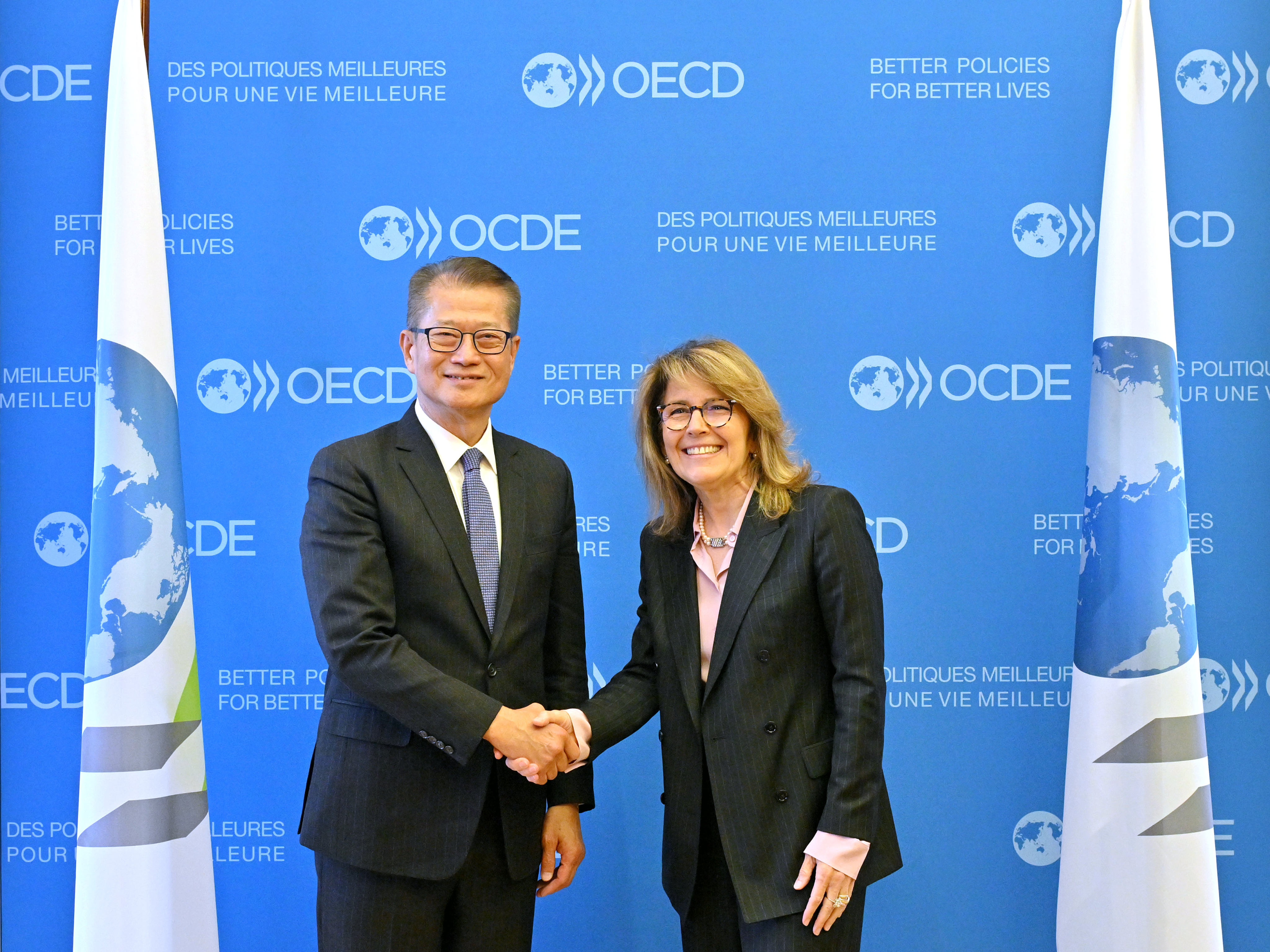 Paul Chan (left) meets Fabrizia Lapecorella in Paris, France.  Photo: ISD