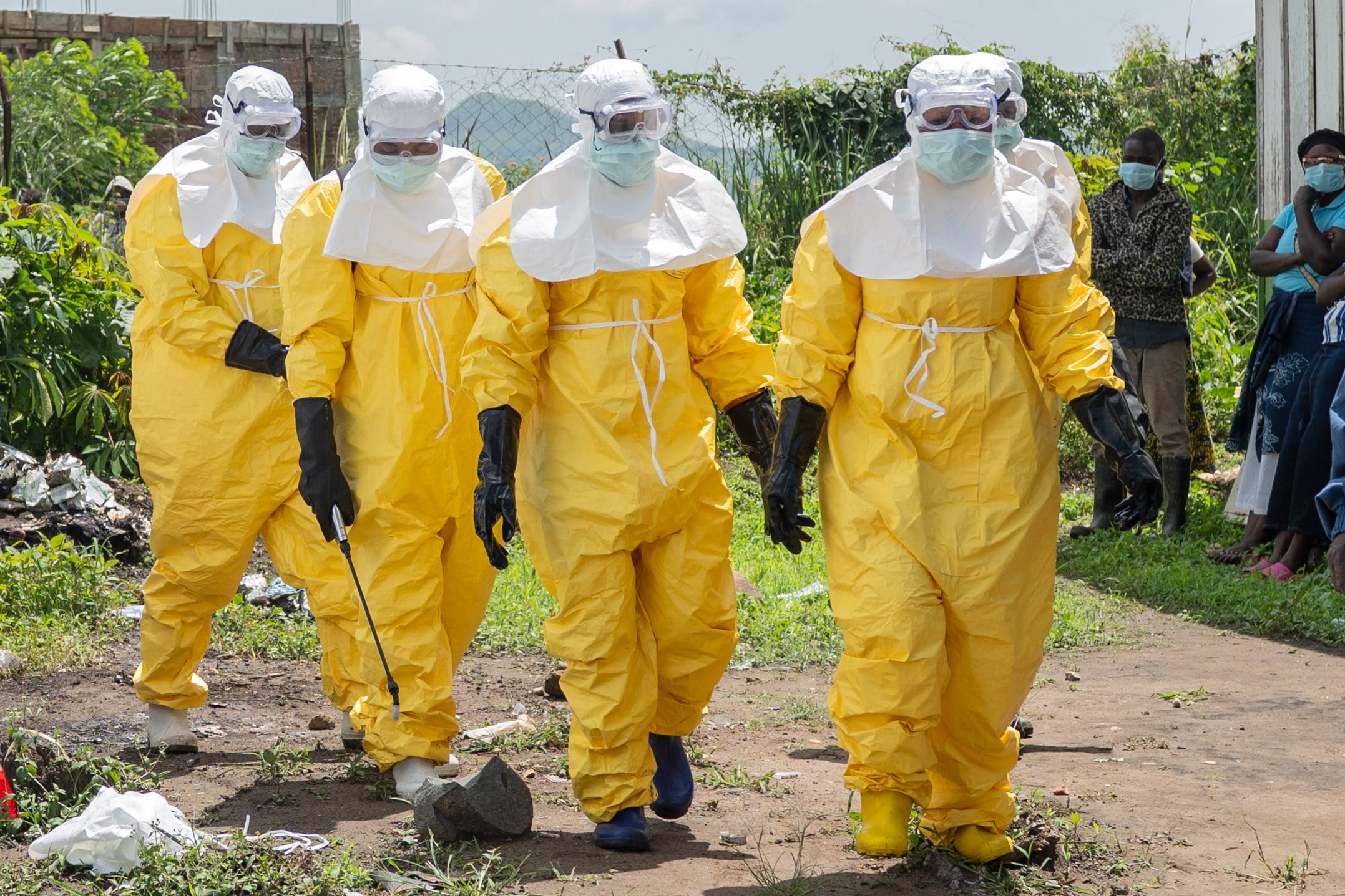 Red Cross workers arrive at a health centre in the DR Congo. Photo: AP