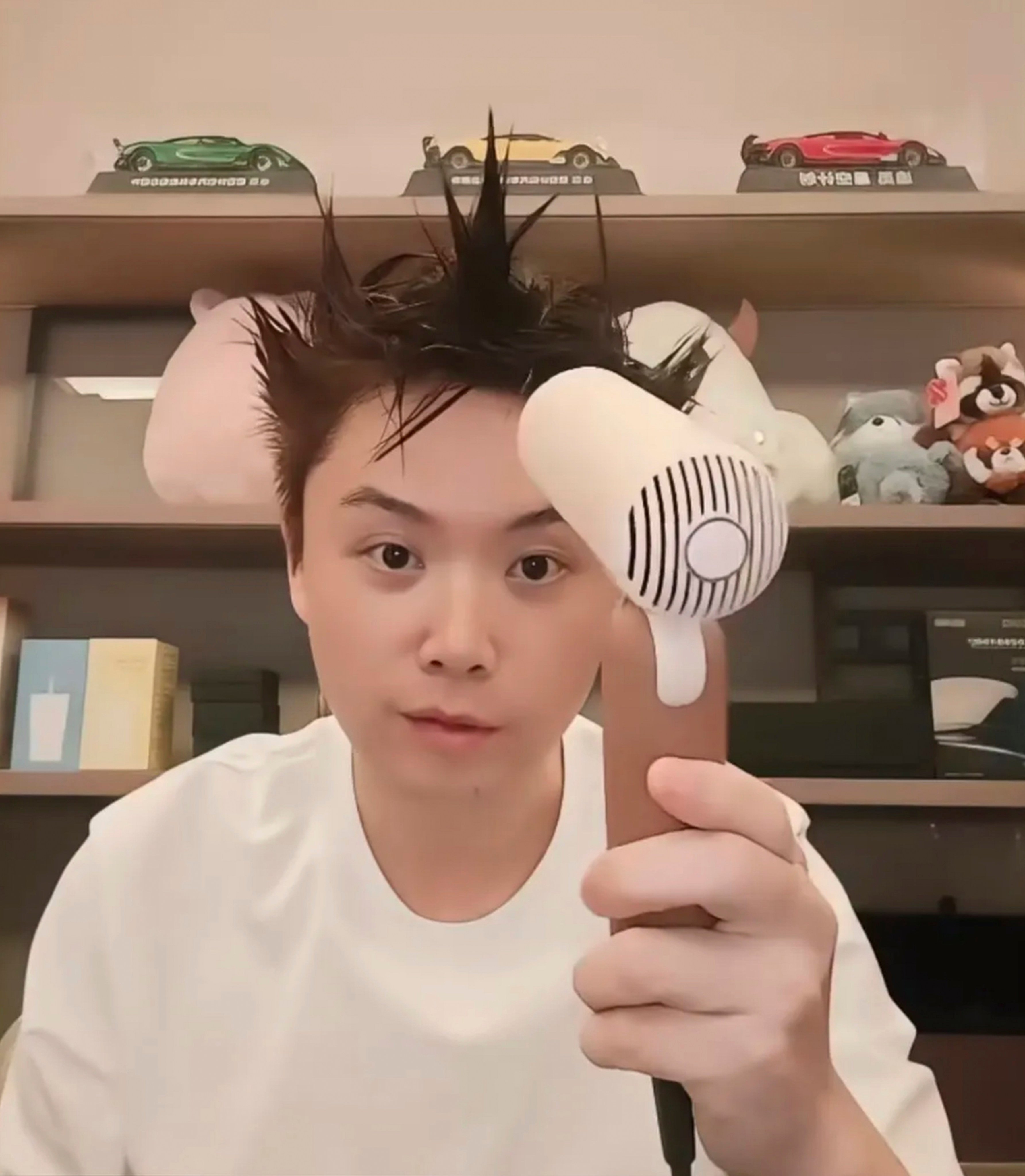 Yu Hao, the founder of the Chinese tech firm Dreame, has been  dubbed “crazy boss” for his eccentric online stunts. Photo: QQ.com