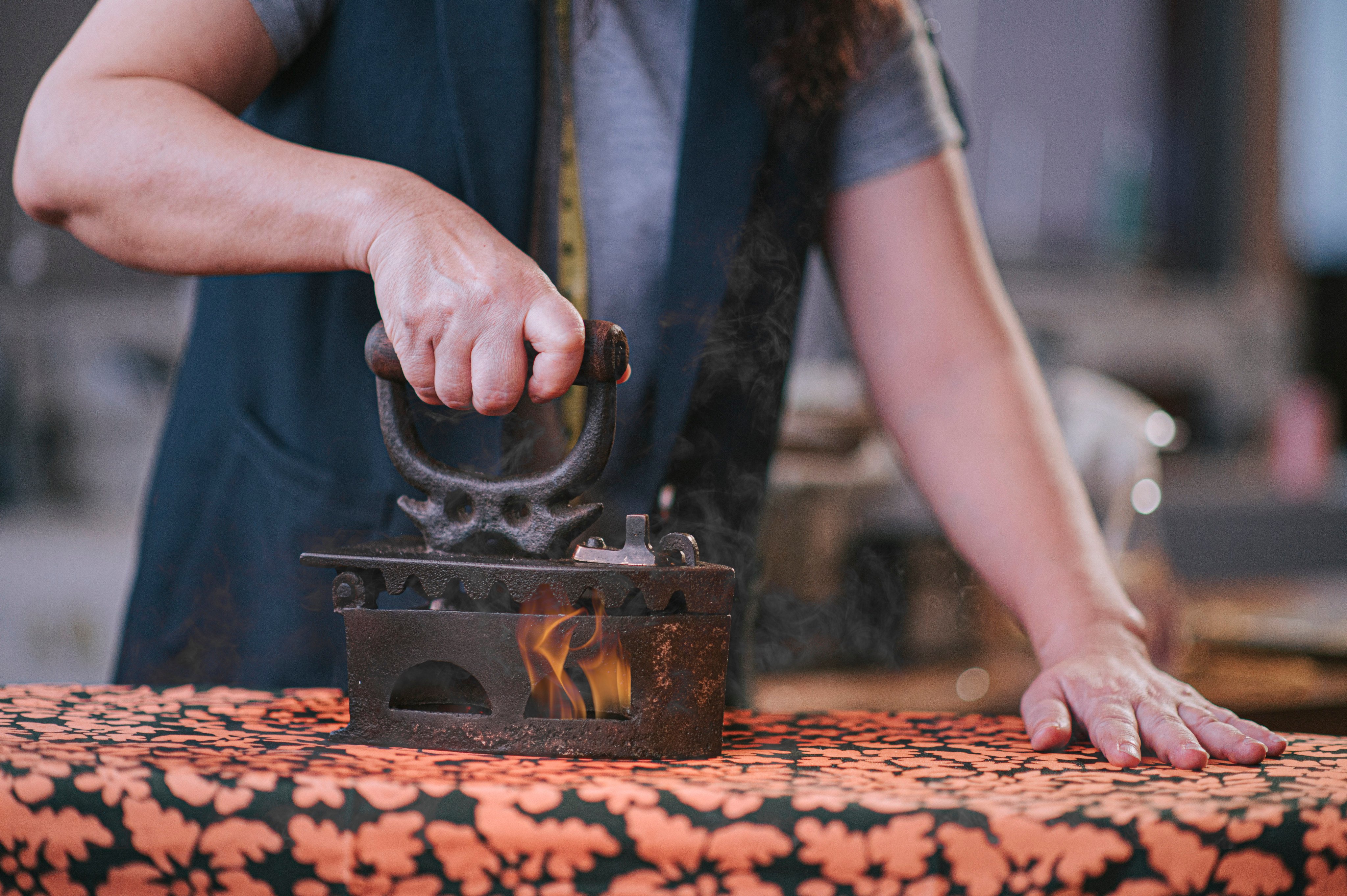 Early Chinese irons used heated charcoal placed inside a bronze or iron container with a flat base. Photo: Getty Images