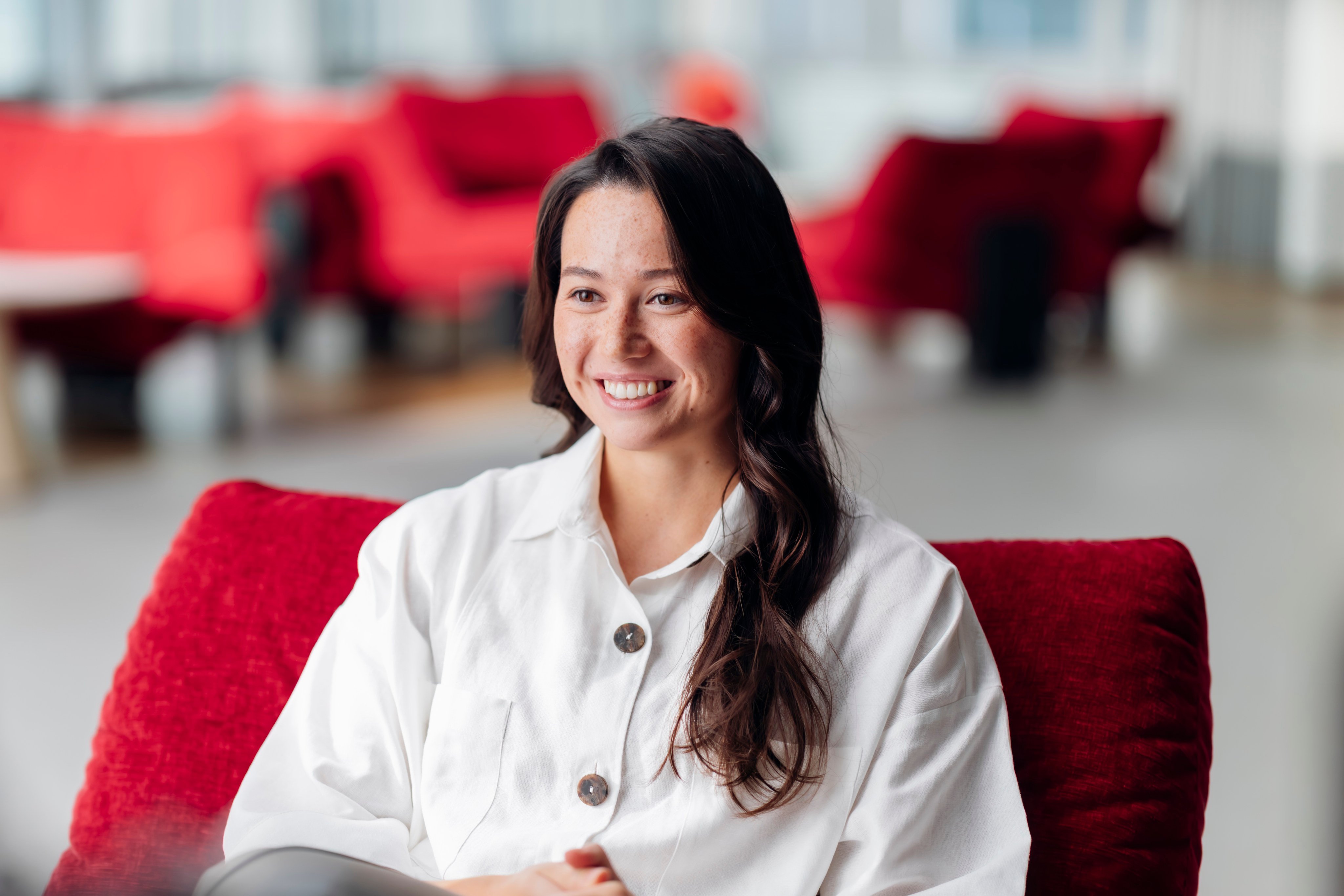 Hong Kong swimmer Siobhan Haughey discusses her life and her considered approach to planning her future during a visit to AIA Hong Kong’s new AIA Alta Prestige Wealth Centre in Central.