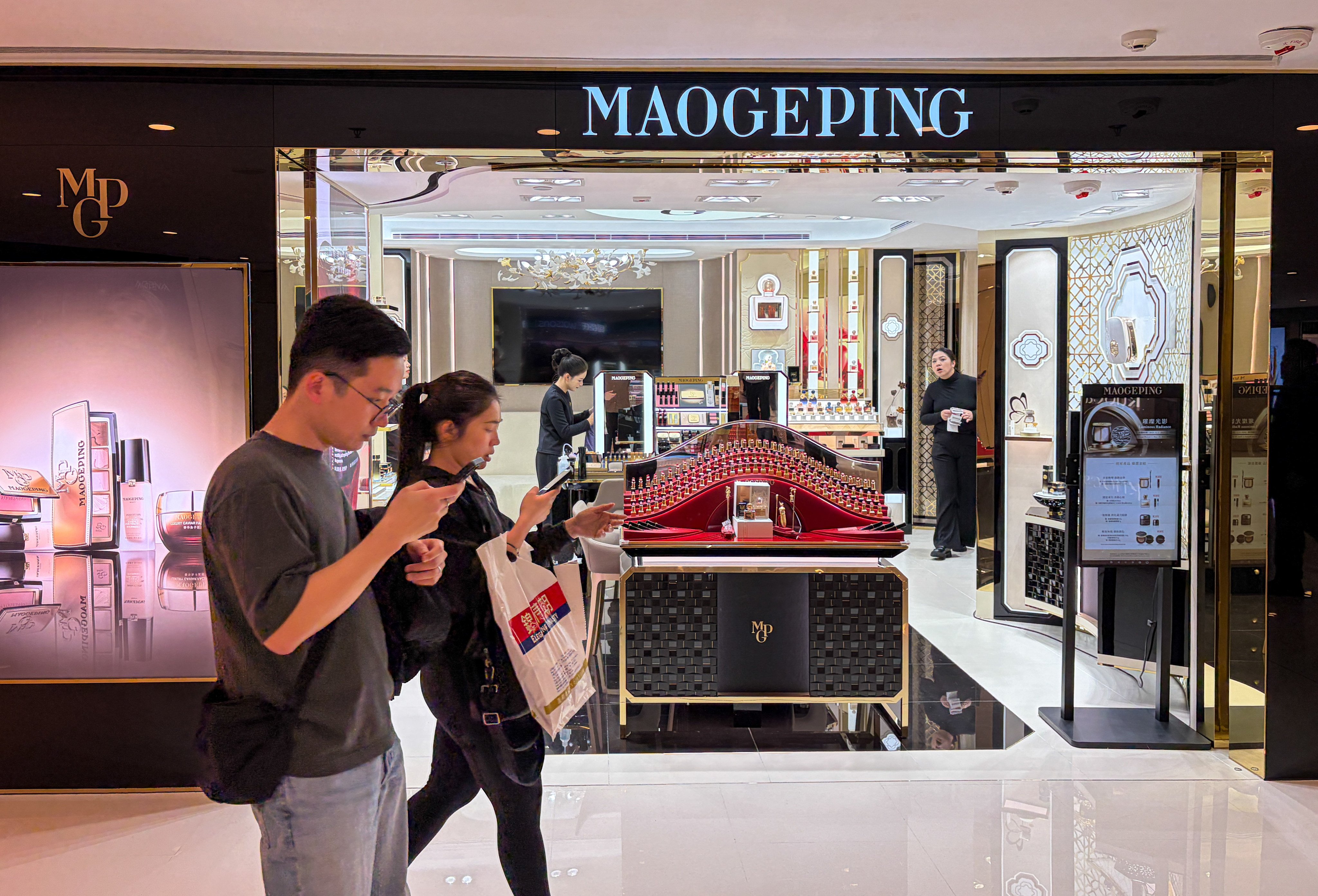 Last year, Mao Geping Cosmetics opened its first outlet in Hong Kong at Harbour City in Tsim Sha Tsui. Photo: Li Cao