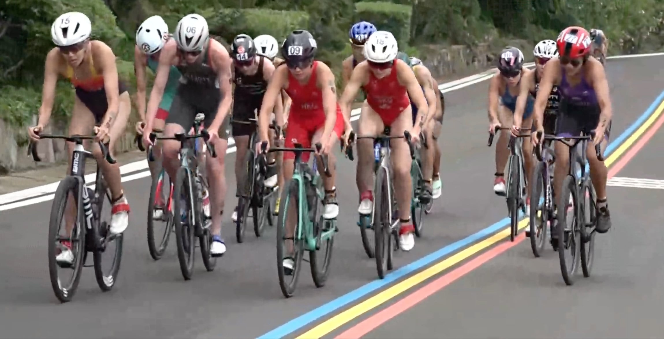 Bailee Brown (second from right) competing in the cycling leg at the Lianyungang Asia Triathlon Cup. Photo: Weibo