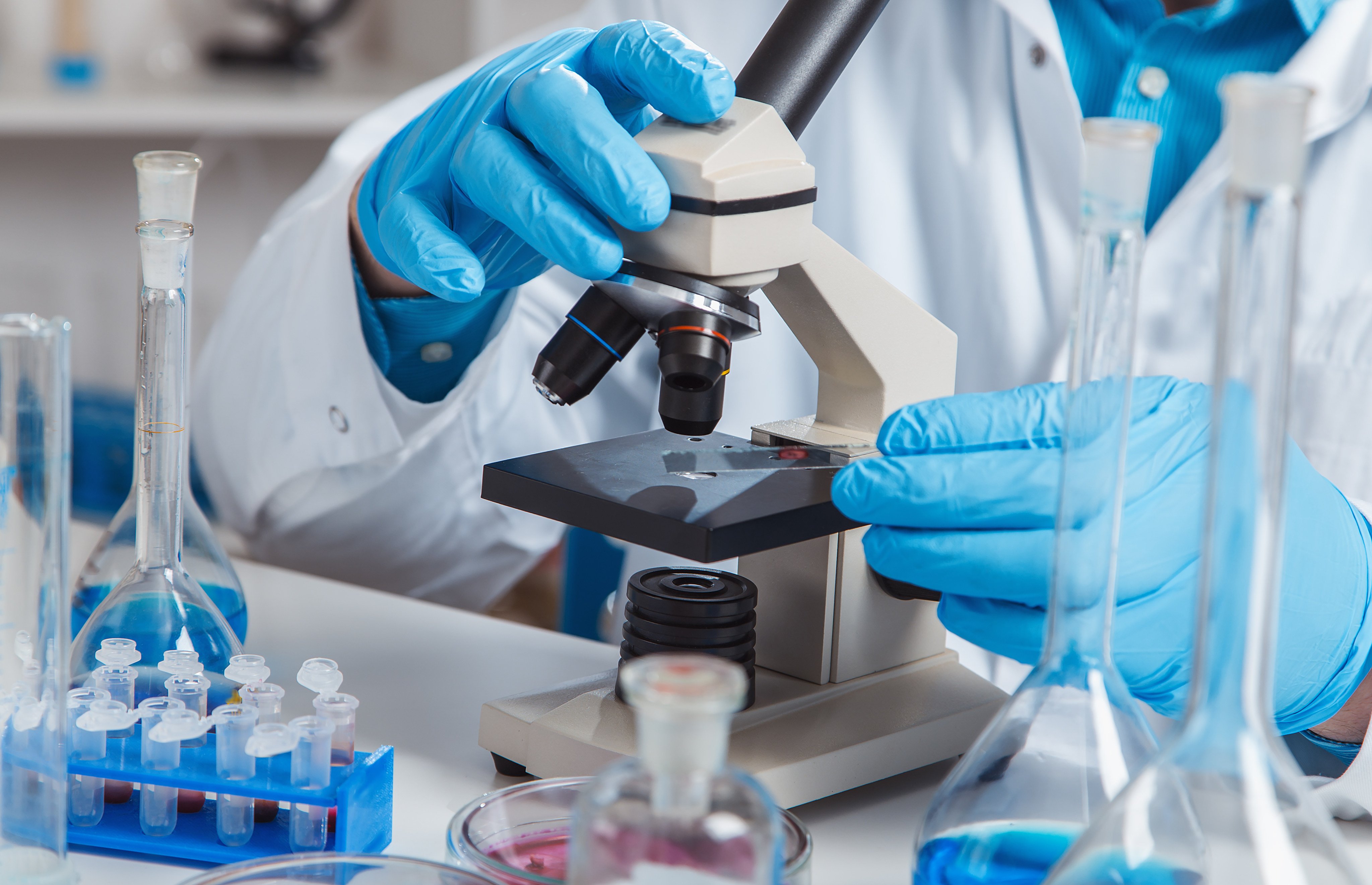 Chinese scientists have developed a handheld device that can detect early-stage cancer biomarkers from a single drop of blood with up to 94.9 per cent accuracy. Photo: Shutterstock