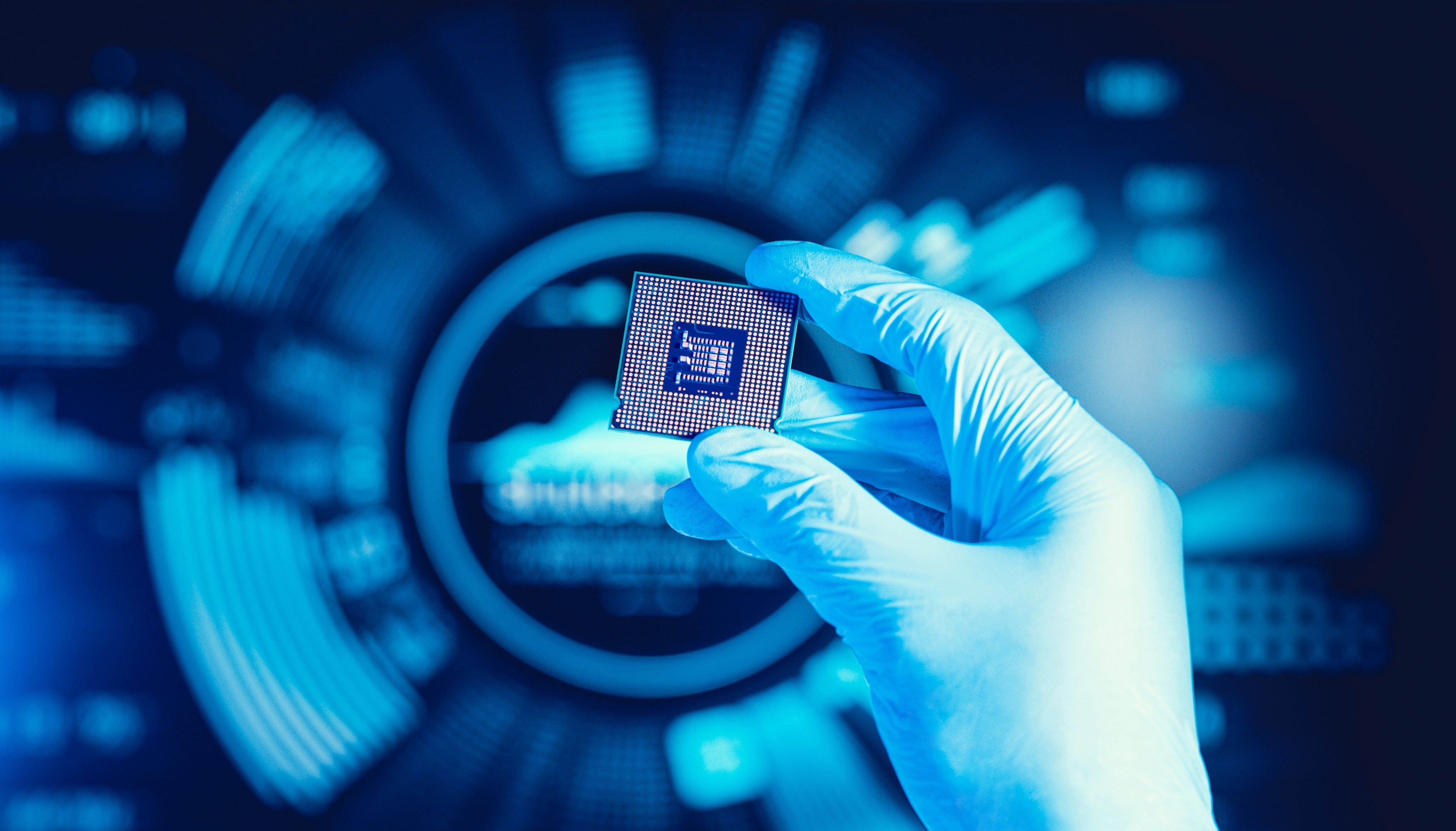 After working on the frontline of computer chip development in Japan, a Chinese researcher is taking his skills home to China. Photo: Shutterstock