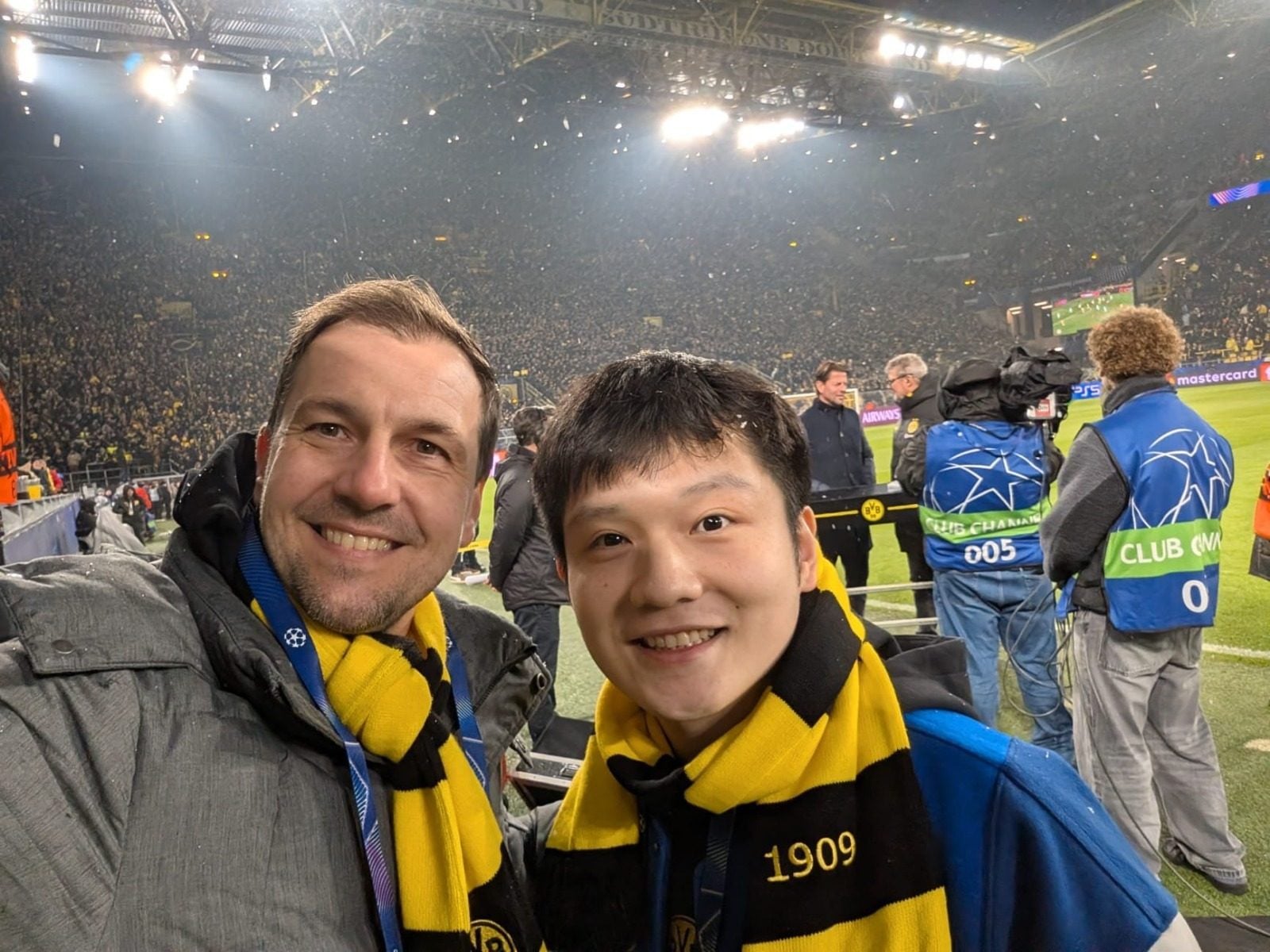 Timo Boll and Fan Zhendong attend a Champions League football match in Dortmund. Photo: Timo Boll