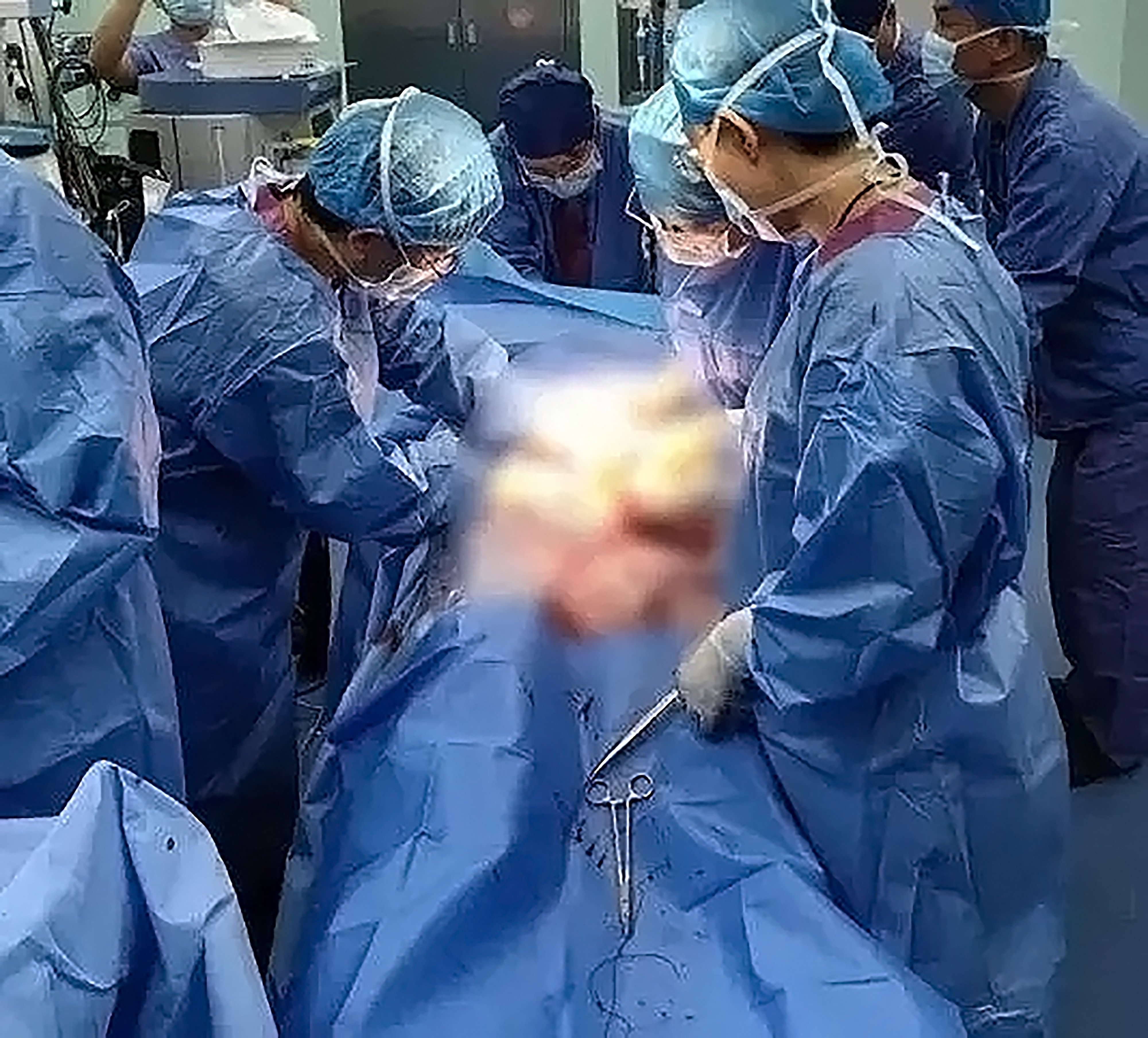 An expectant mother in China gave up her operating room slot to another pregnant woman suffering from a life-threatening haemorrhage, saving the woman’s life. Photo: Sohu