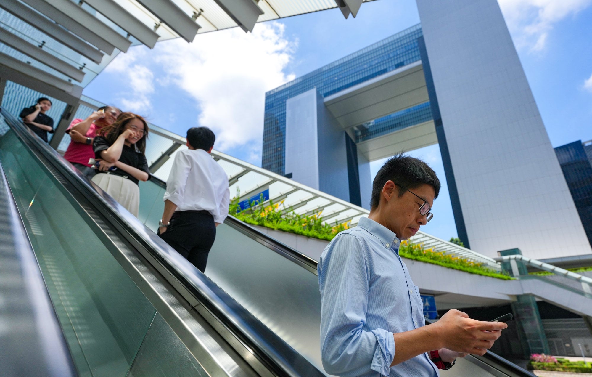 The new system will deny salary increments to underperforming Hong Kong civil servants. Photo: Karma Lo