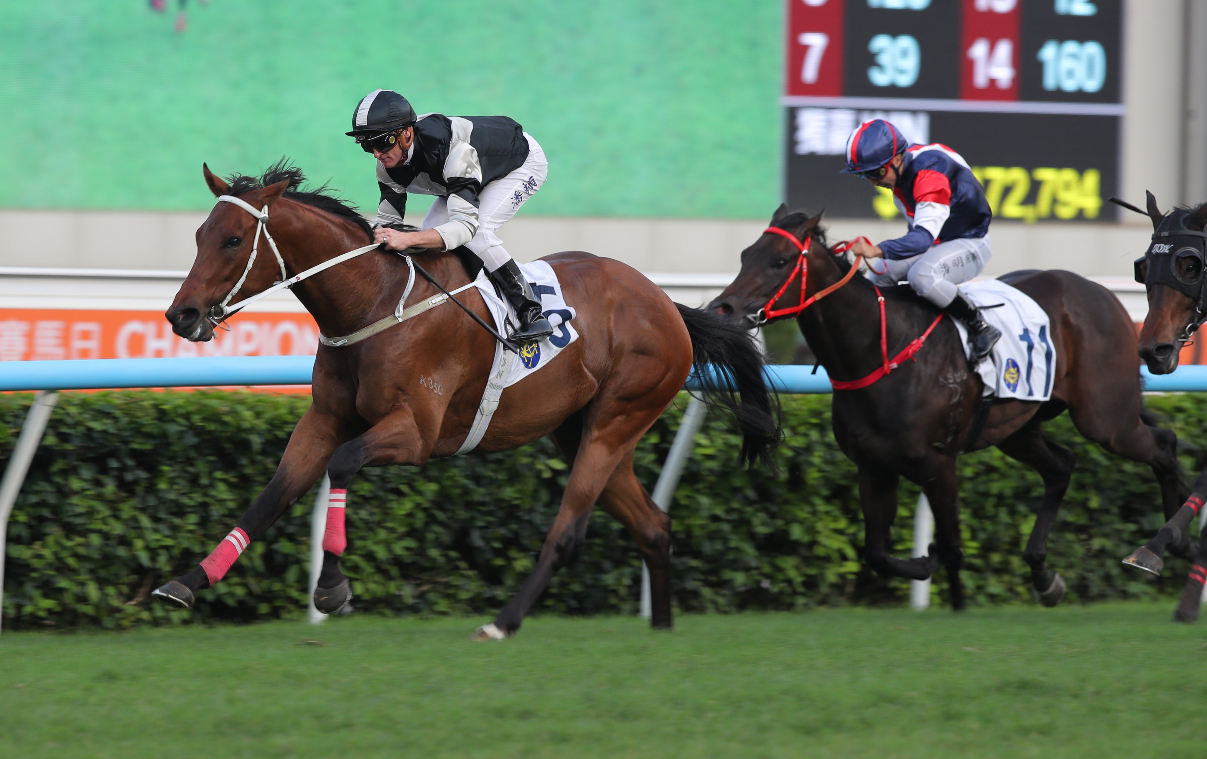 Winning Ovation cruises to victory under Zac Purton last month. Photos: Kenneth Chan