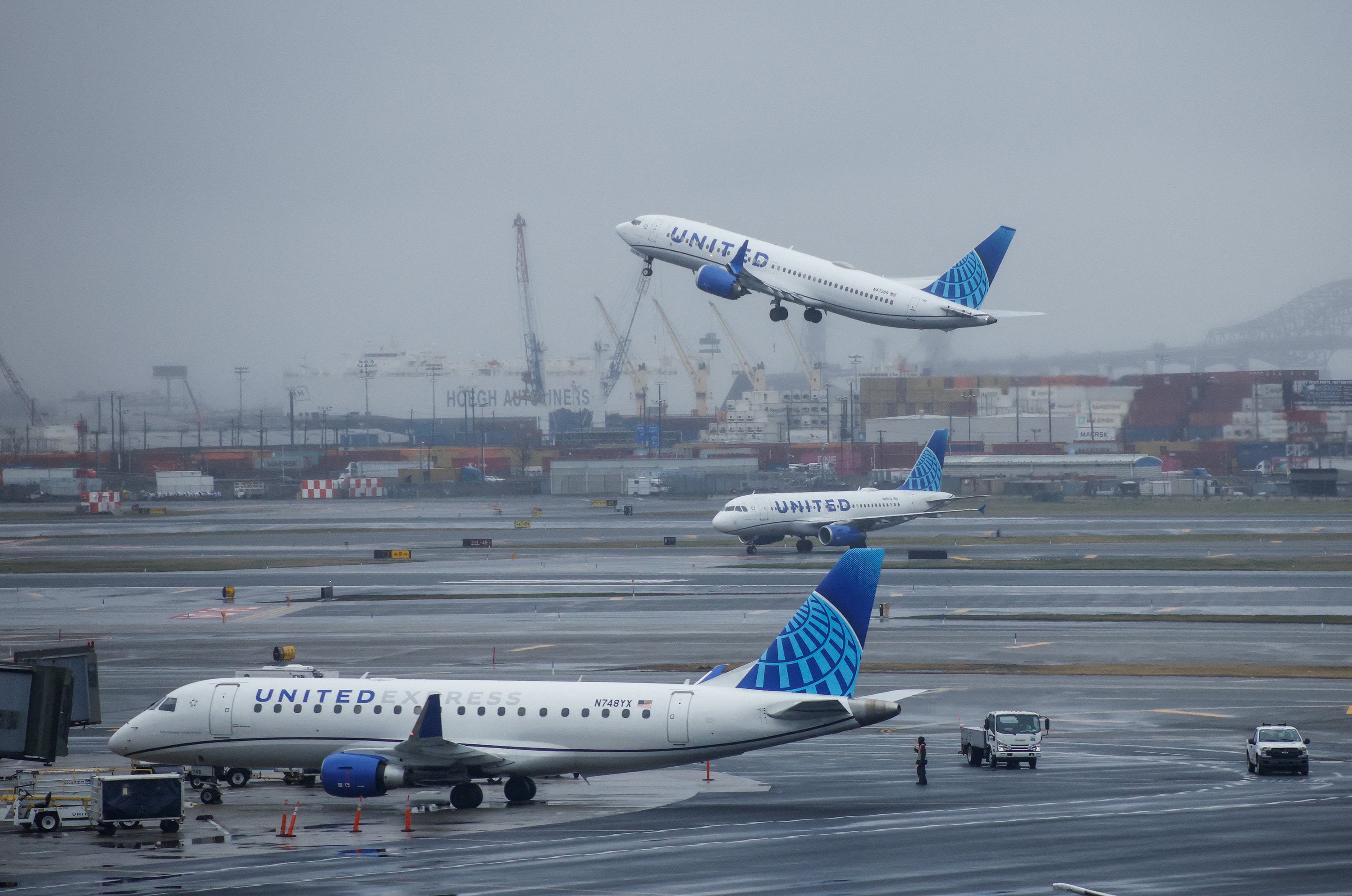 United Airlines planes at Newark International Airport in New Jersey. On Sunday, a United Airlines plane en route to Spain was forced to return to the US. Photo: AFP / Getty Images / TNS
