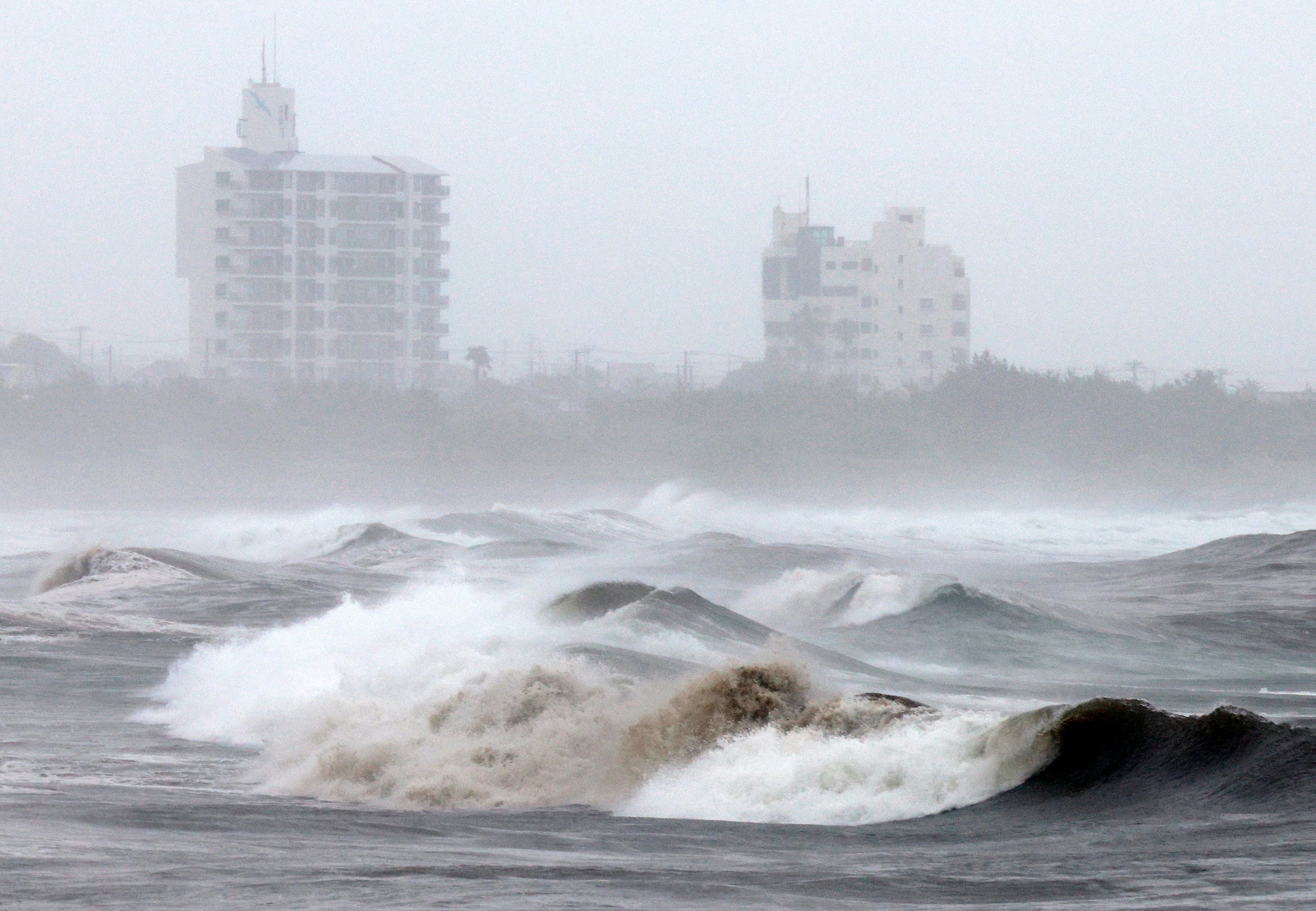 High waves roil the sea off the coast of Minamiboso, Chiba prefecture, on Wednesday. Photo: EPA