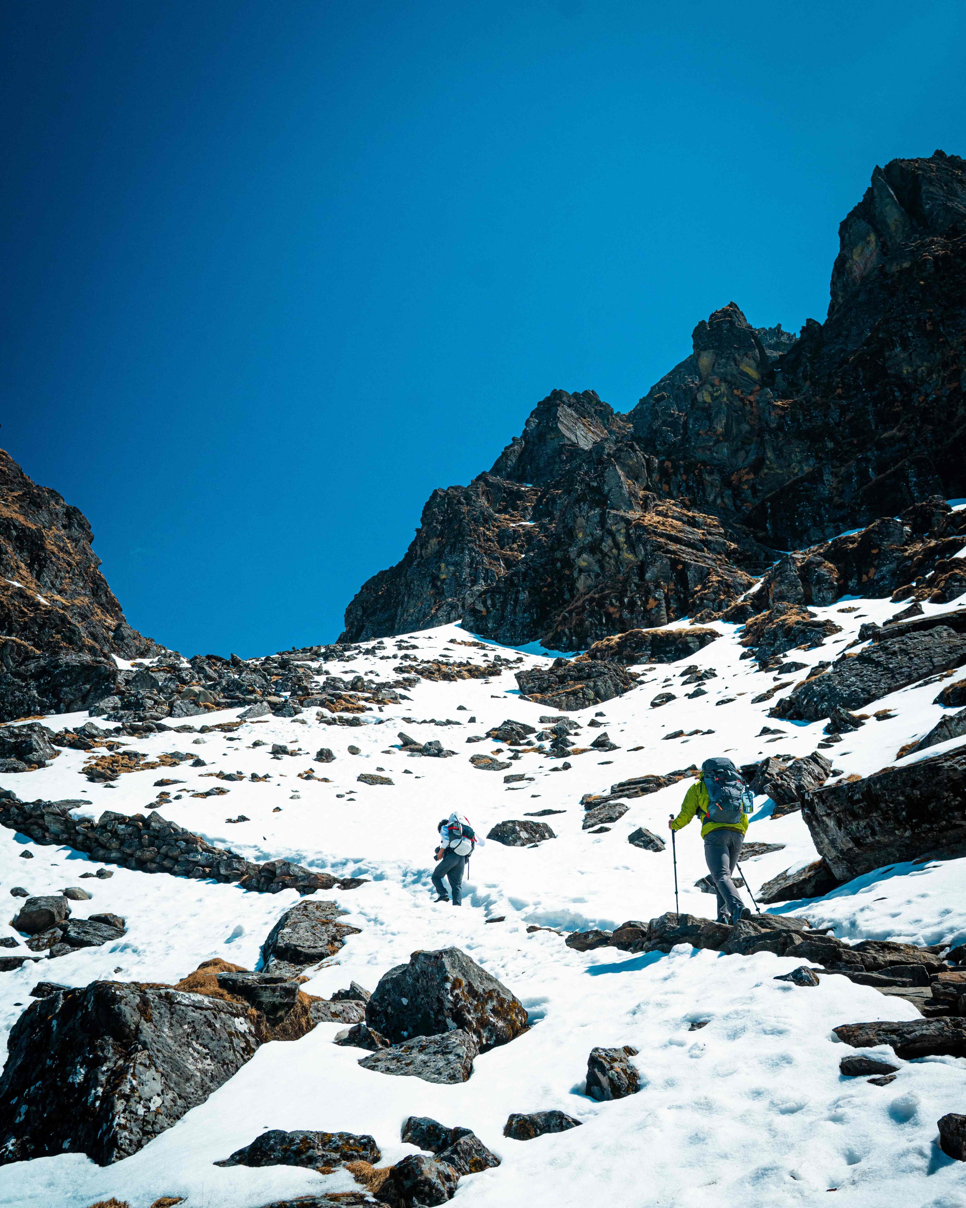 Australian climber Oliver Foran (right) trekking in Hurhure Pass at Makalu Barun National Park in Nepal. Photo: AFP