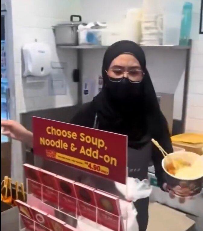 A viral video appears to show a FamilyMart worker splashing hot oden  soup at a delivery rider during an argument. Photo: X/kamaghul