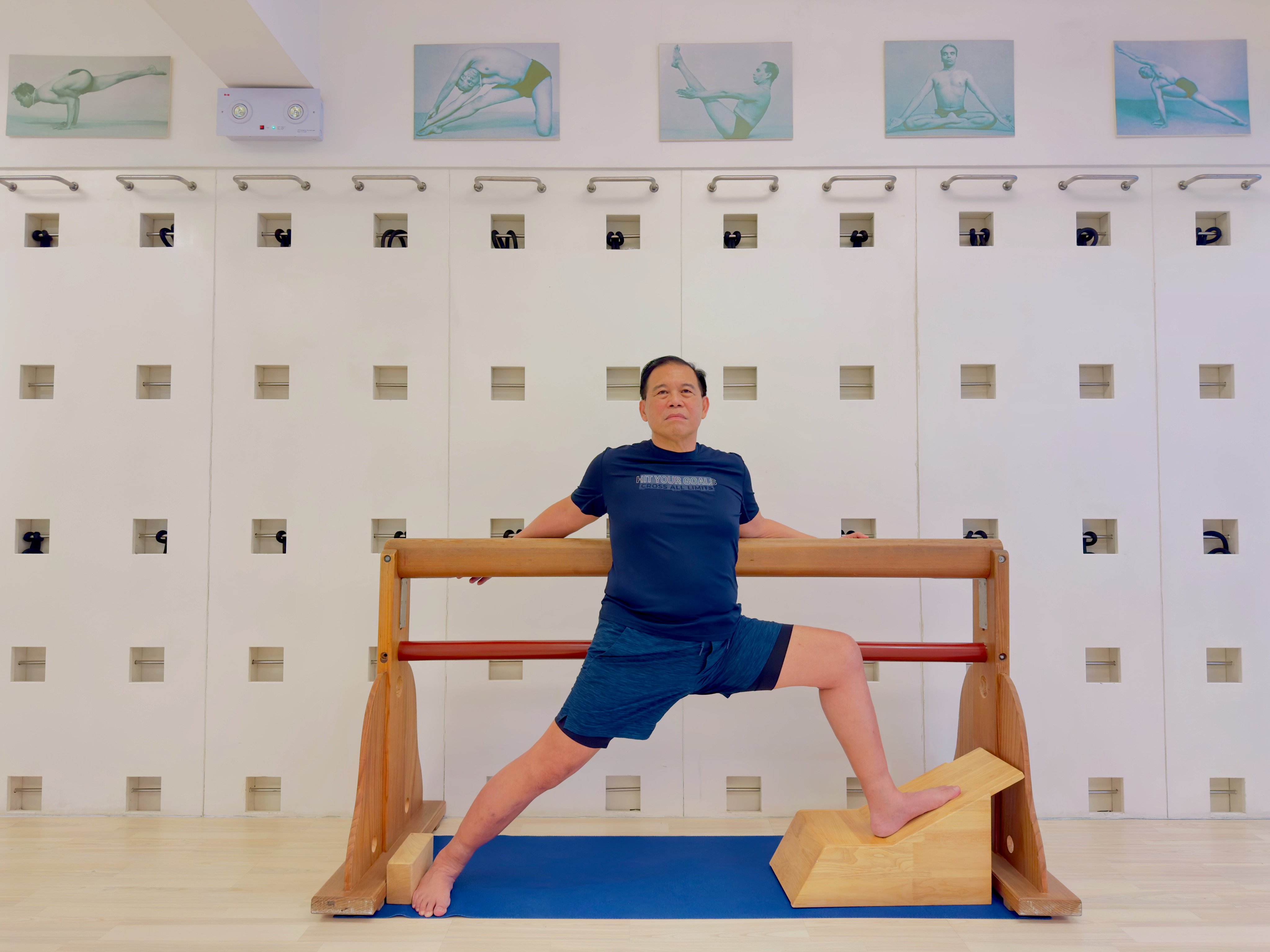Espineli in Virabadhrasana II, the Warrior 2 pose, that enables him to explore movement in his knees without putting the sole focus on the knee. Photo: Iyengar Yoga Centre of Hong Kong