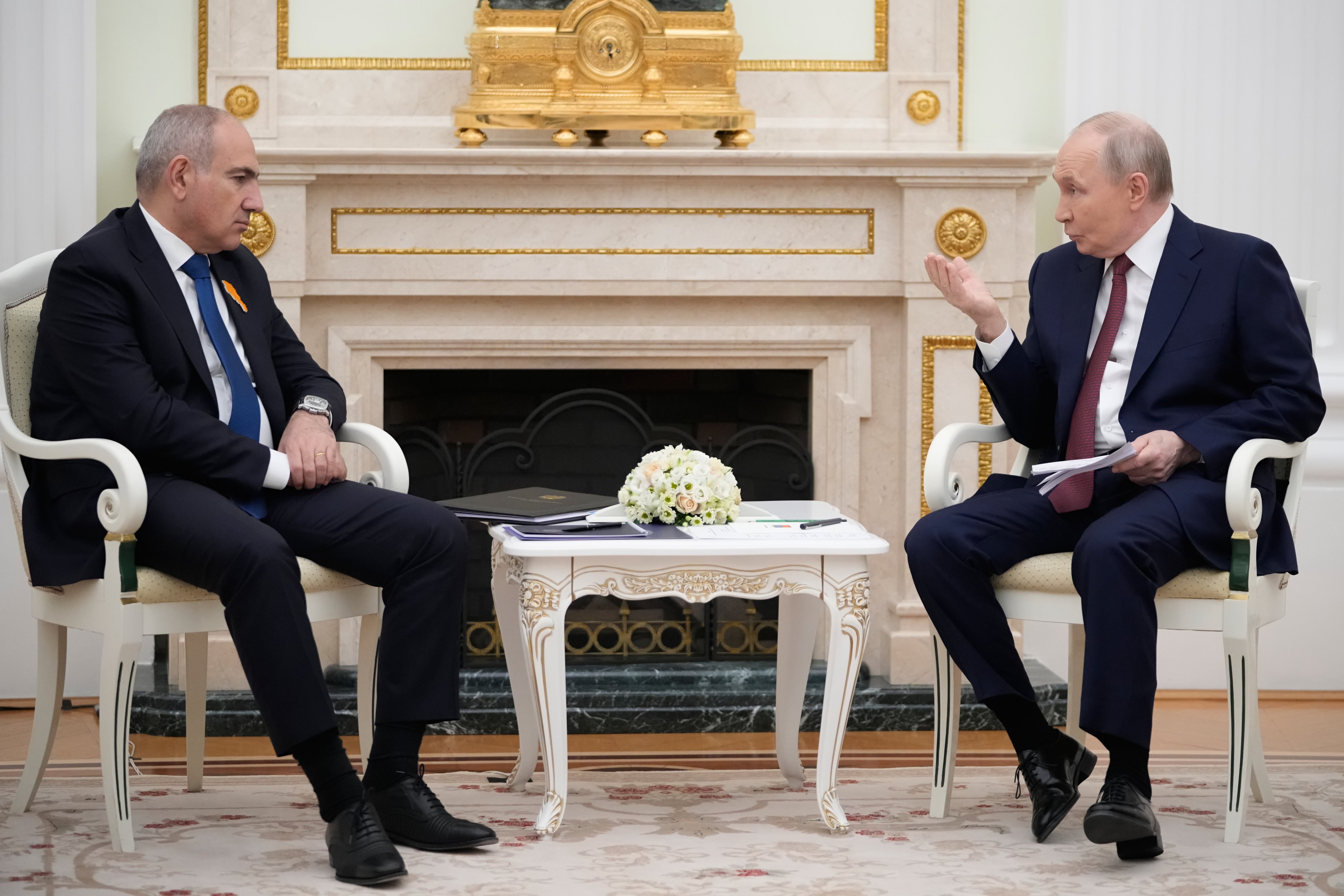 Russian President Vladimir Putin (right) and Armenian Prime Minister Nikol Pashinyan meet at the Kremlin in Moscow, Russia, on April 1. Photo: AP