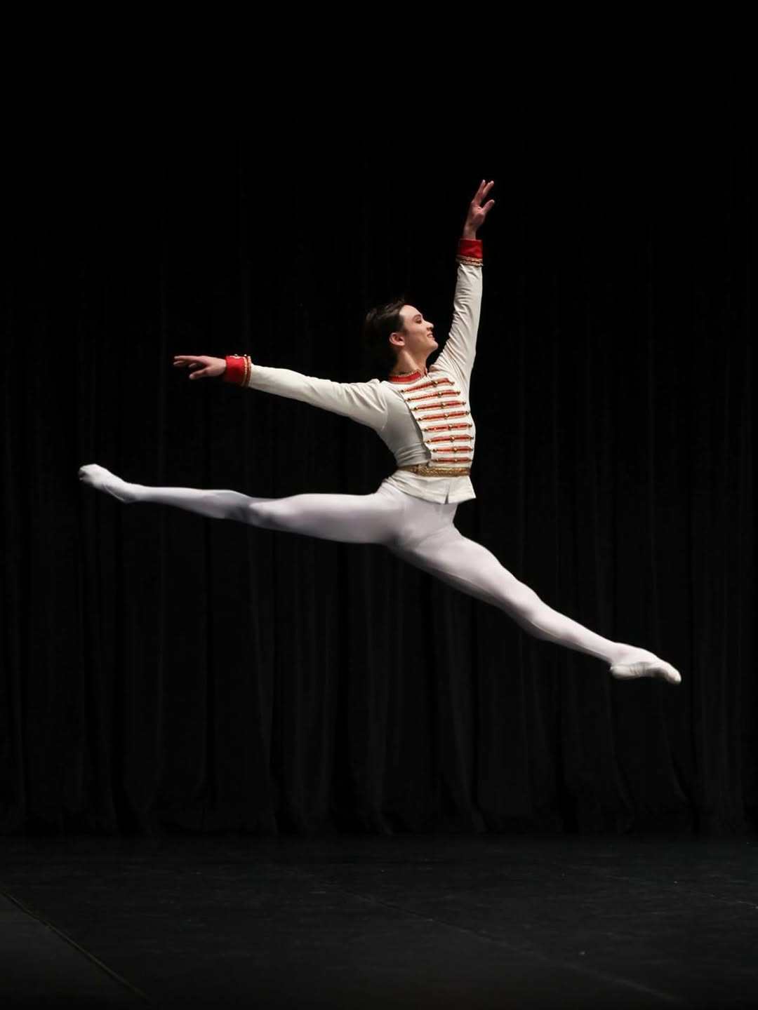 Leo Cheng, a Singaporean ballet dancer, balances national service with his passion, showcasing grit and redefining masculinity in dance. Photo: Instagram/leo_cheng1907