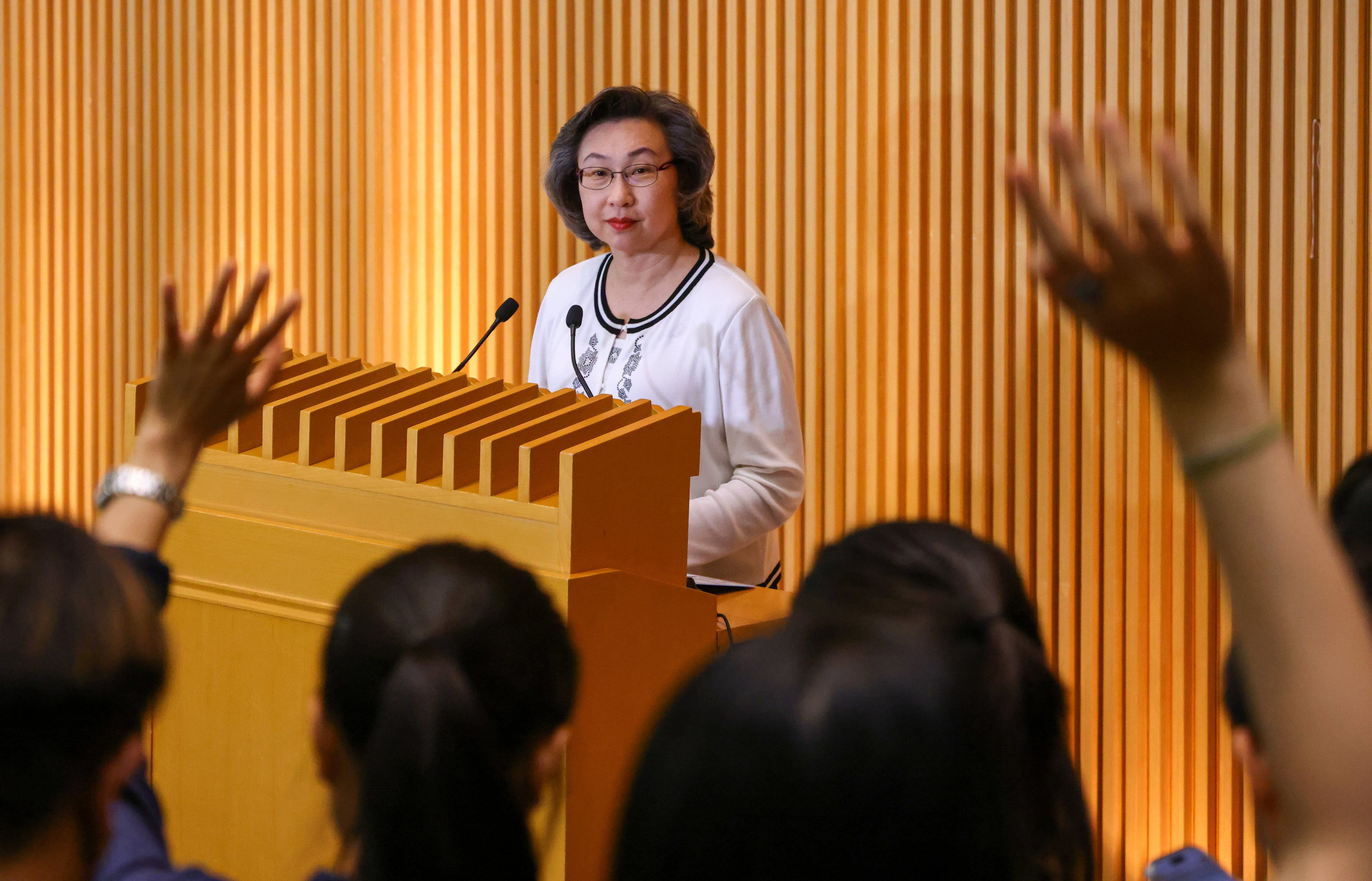 Civil service chief Ingrid Yeung will meet union representatives on Wednesday. Photo: Dickson Lee