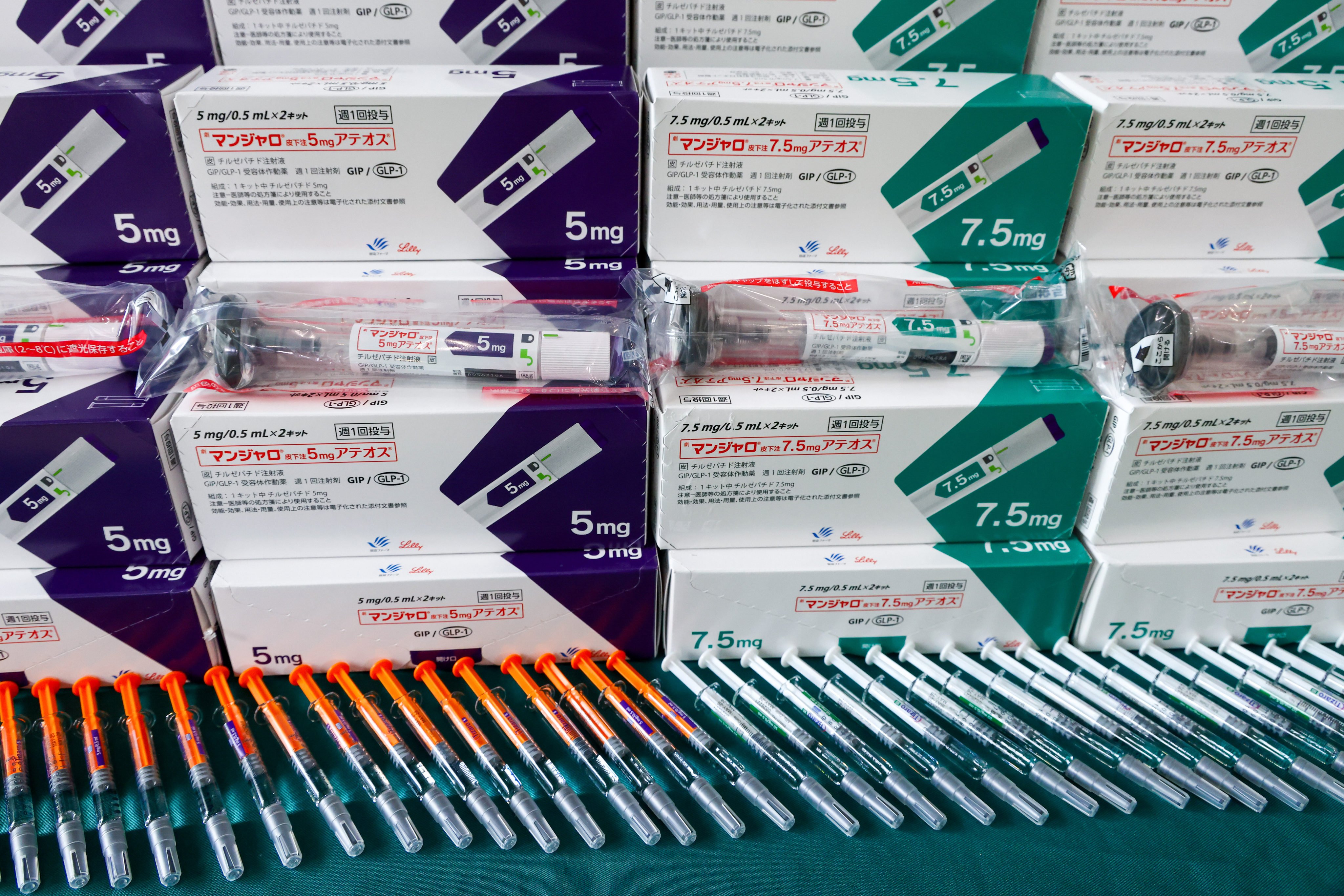 Cosmetic fillers and weight-loss injections are among the goods seized. Photo: Dickson Lee