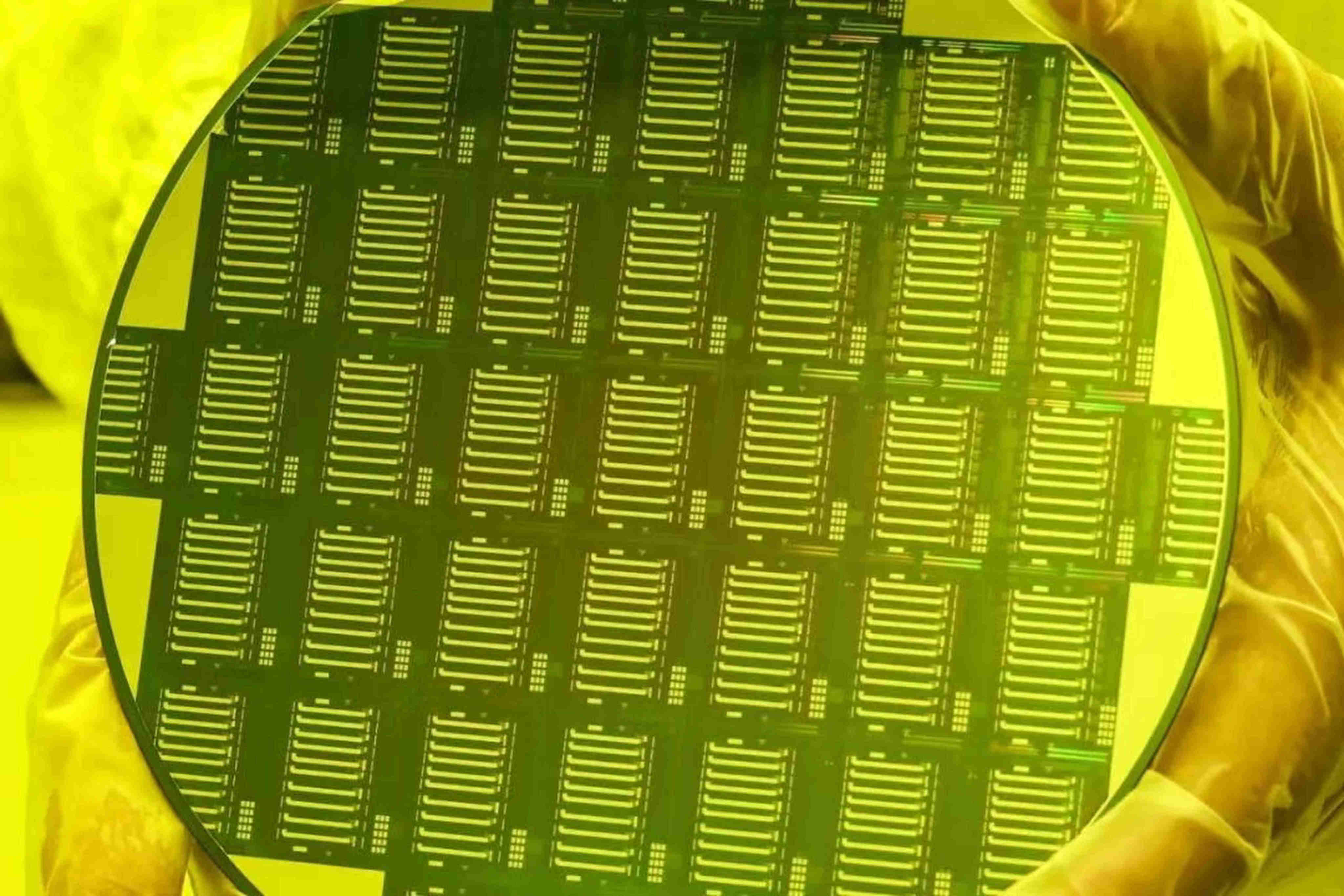 The Wuxi Institute of Photonic Chips at Shanghai Jiao Tong University announced a major breakthrough a year ago: China’s first mass production of high-performance 6-inch thin-film lithium niobate chips. Photo: Handout