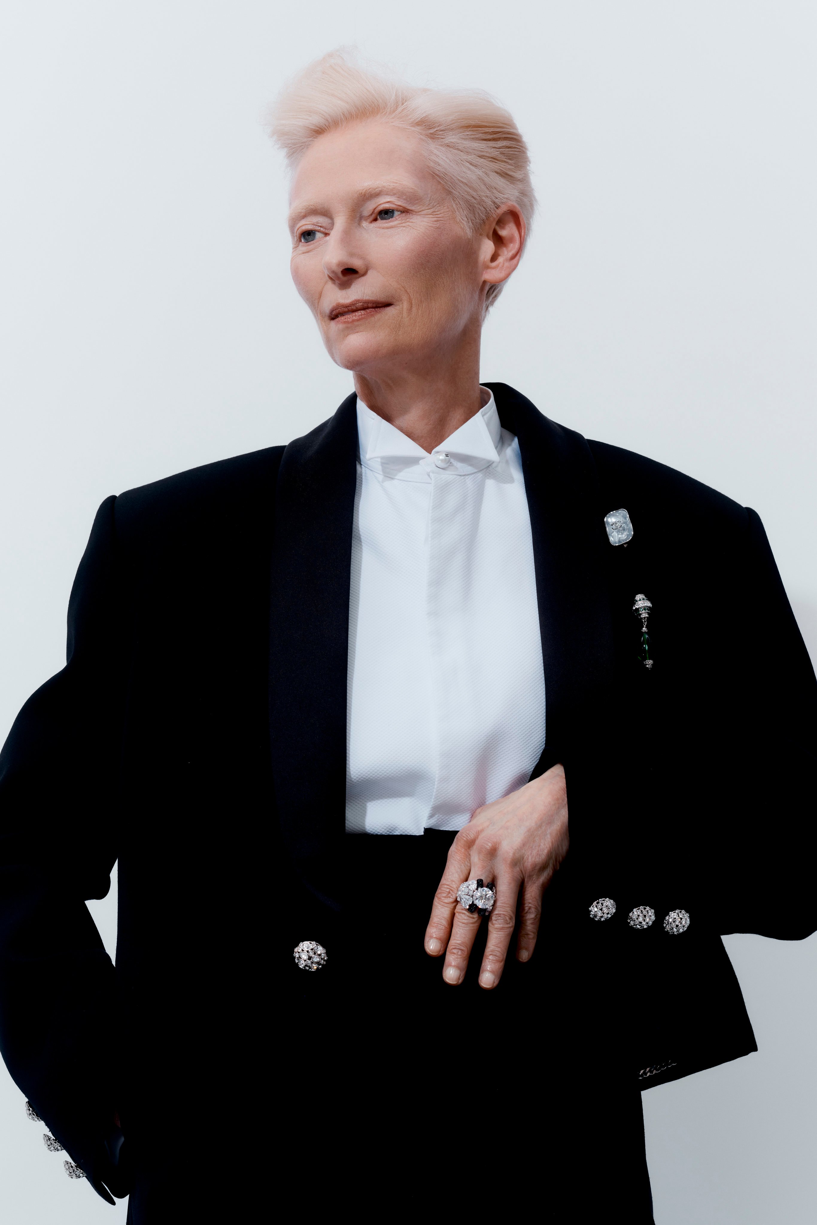 scmp.com - Bridget Barnett - Why brooches are the jewellery trend taking over red carpets