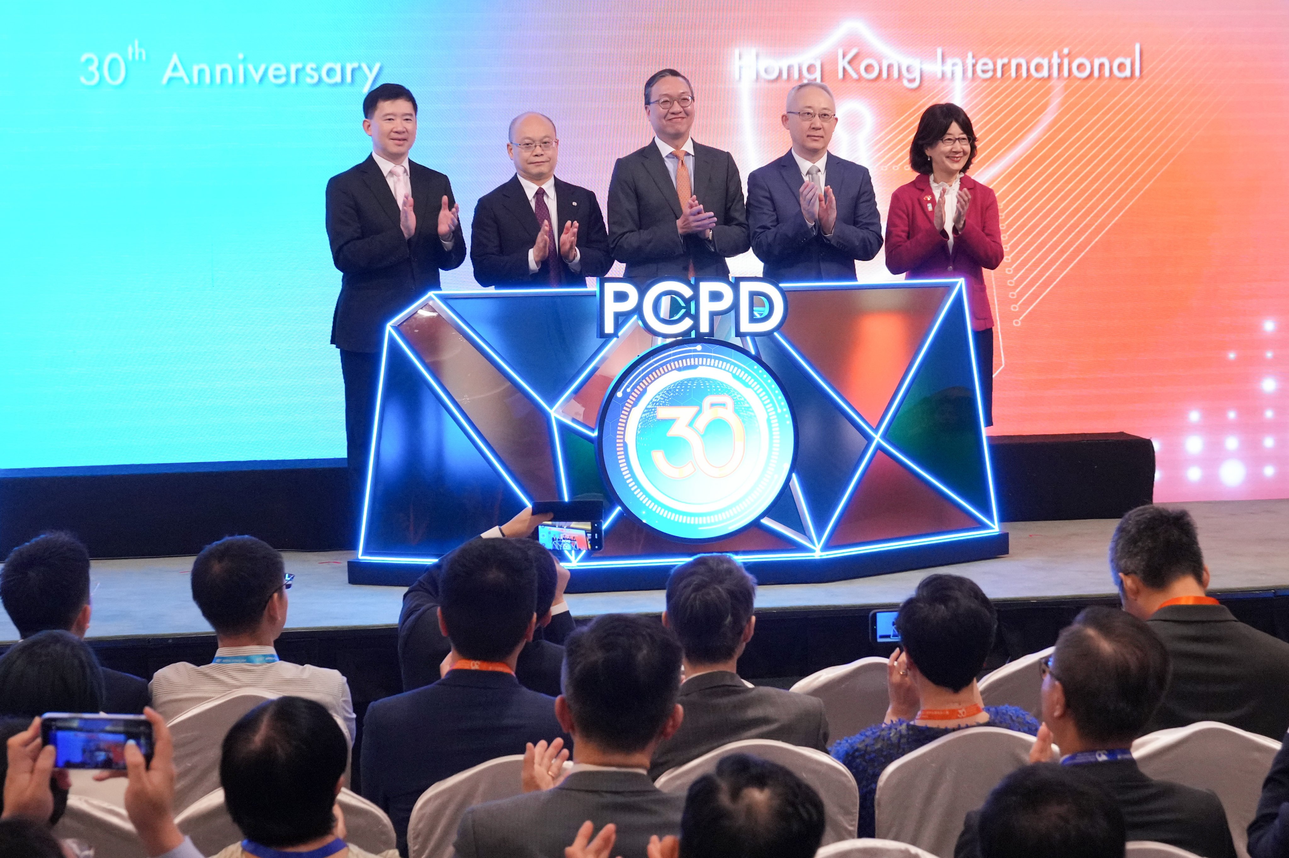 (From left) Undersecretary for Constitutional and Mainland Affairs Clement Woo; Liu Chunhua, director general of legal affairs of Beijing’s liaison office in Hong Kong; justice minister Paul Lam; Li Yongsheng, deputy commissioner of China’s Ministry of Foreign Affairs in Hong Kong; and privacy commissioner Ada Chung. May Tse
