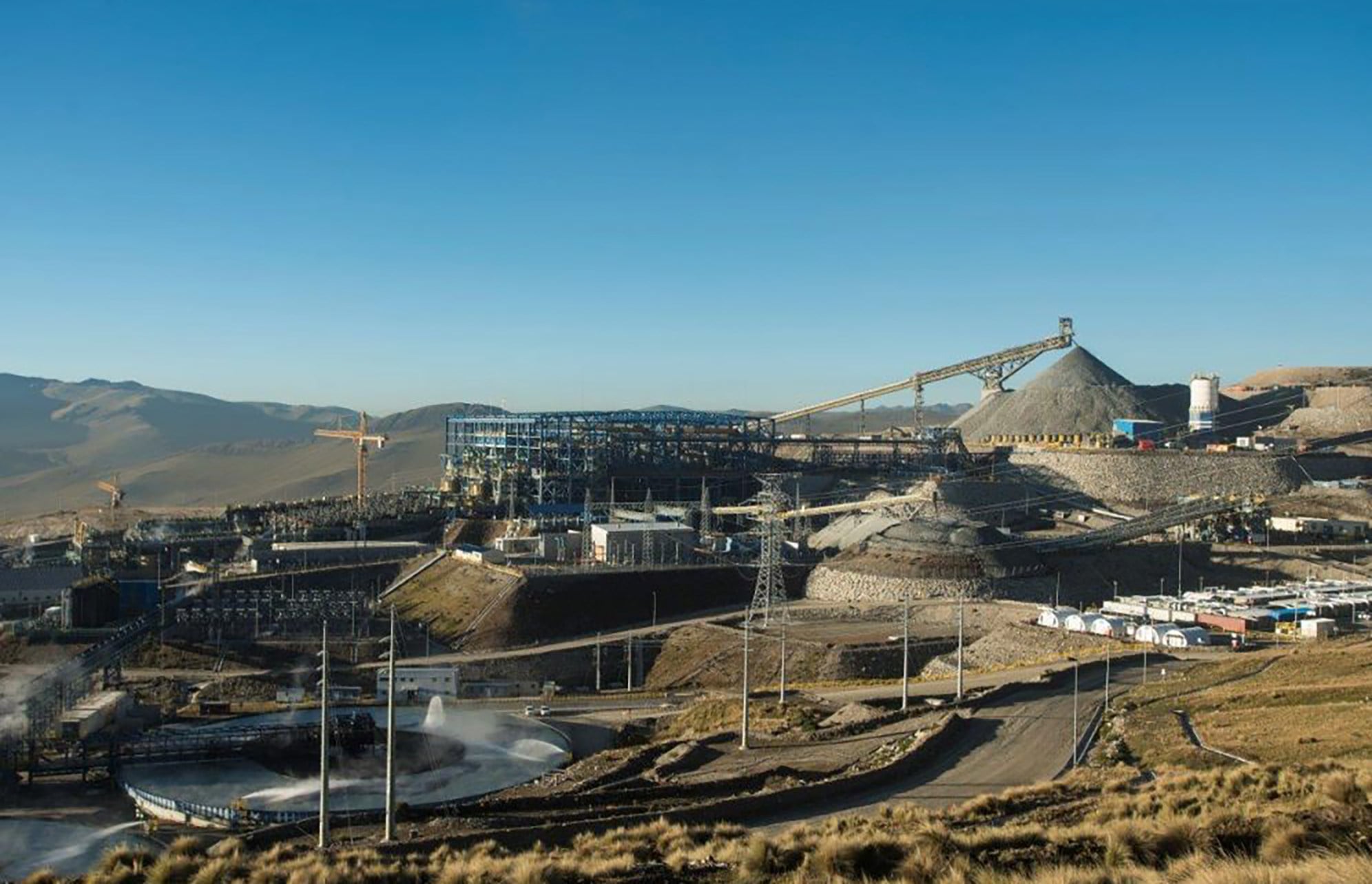 MMG copper mine in Las Bambas, Peru. The Chinese metal producing firm hopes to raise a combined US$1.6 billion selling placement shares and convertible bonds to fund its business expansion. Photo: MMG