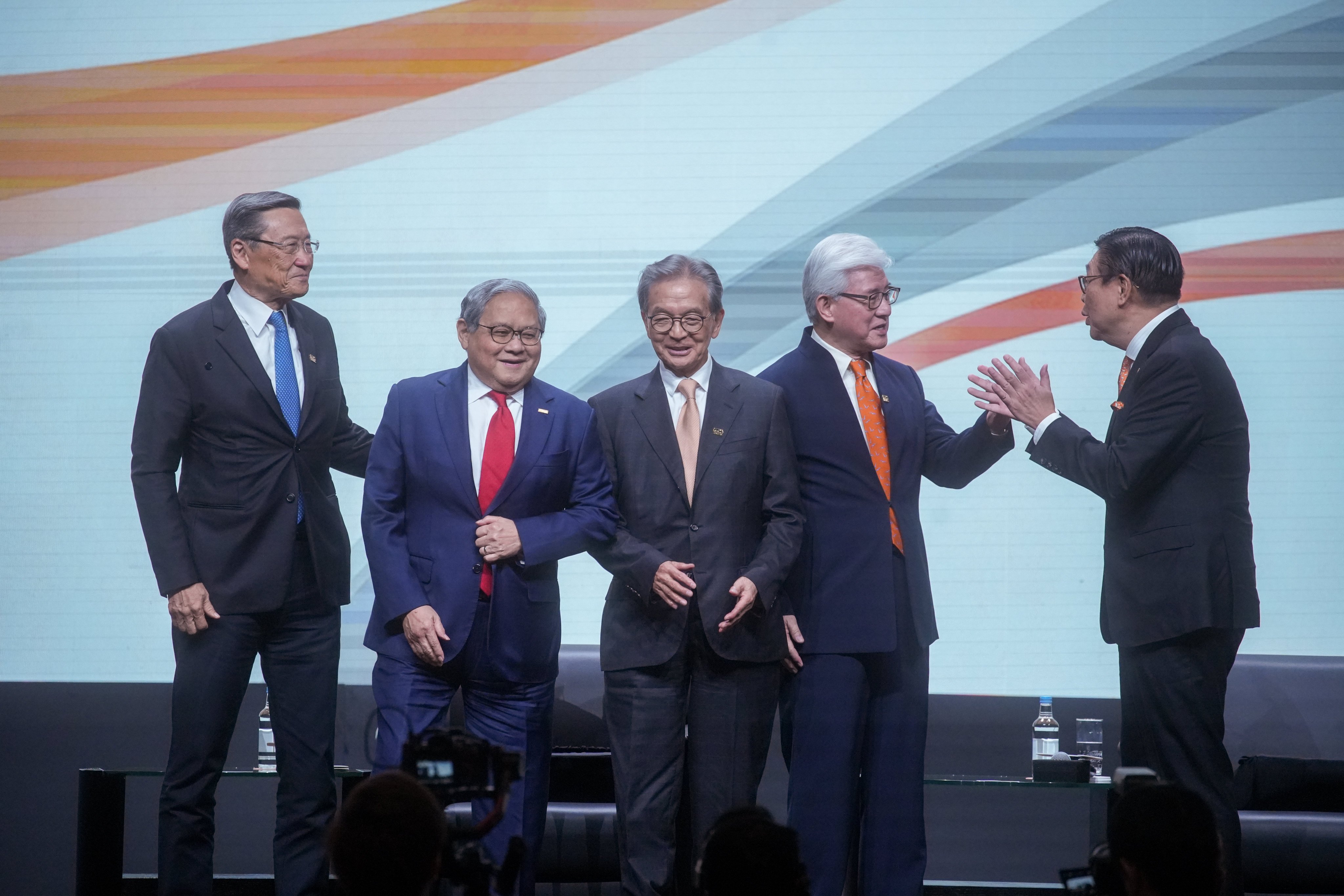 Peter Woo, left, Victor Fung, Jack So, Vincent Lo and Hong Kong Trade Development Council chairman Frederick Ma Si-hang at the organisation's 60th Anniversary Forum in Wan Chai. Photo: Sun Yeung