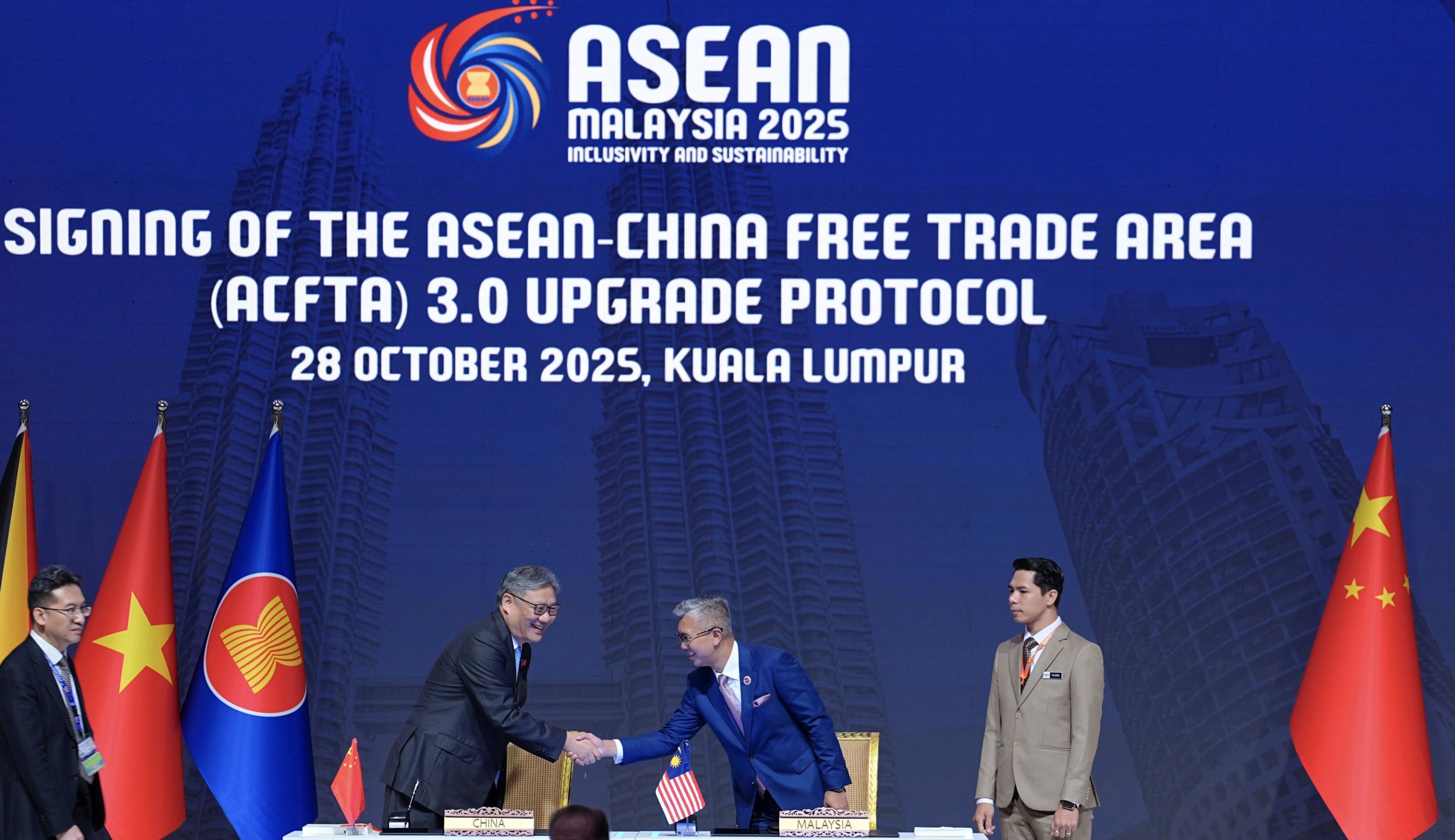 China and Asean sign a free-trade upgrade protocol in Kuala Lumpur, Malaysia, on October 28, 2025. Photo: Xinhua