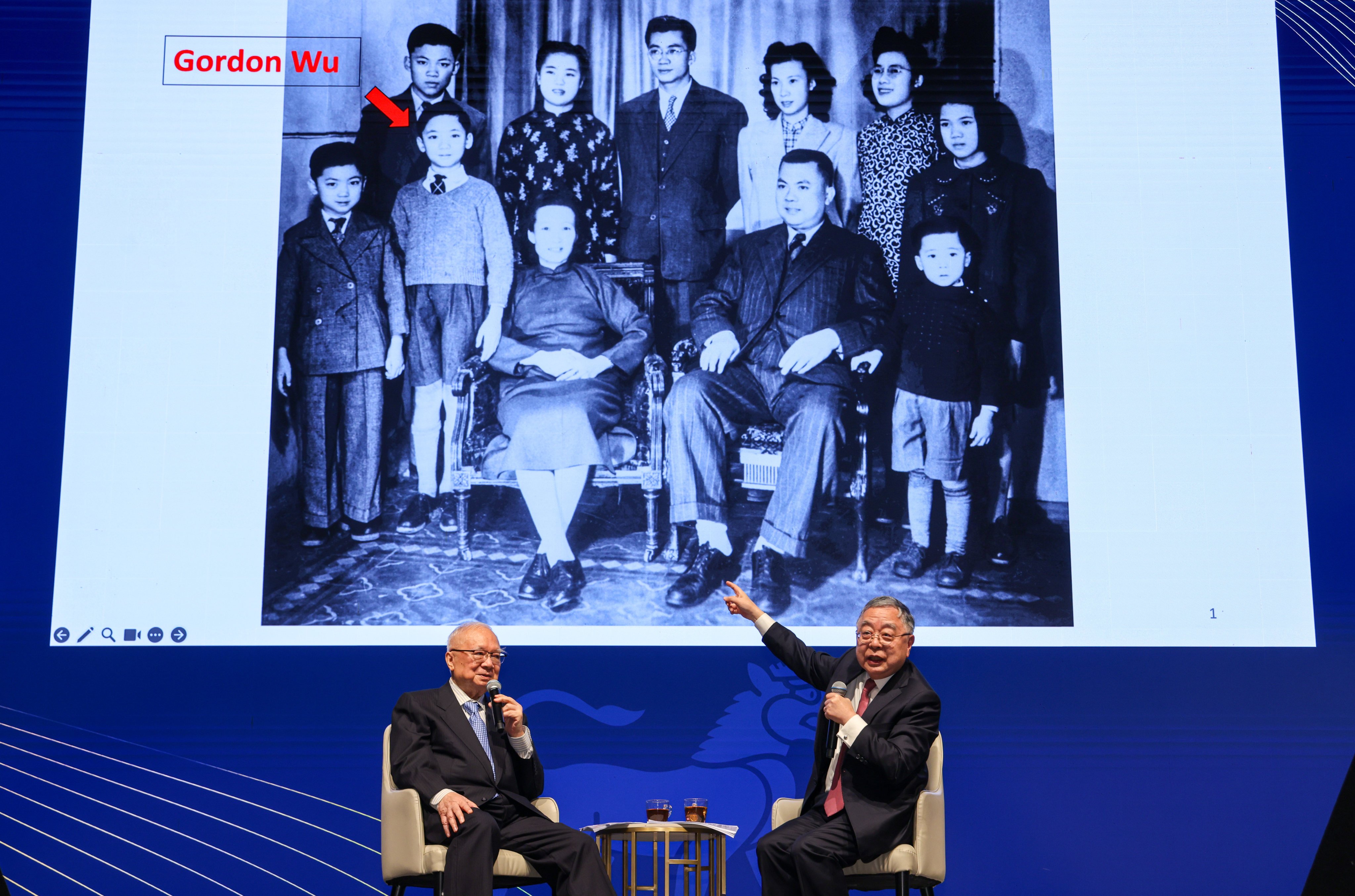 Tycoon Gordon Wu with the Asia Society’s Ronnie Chan at the ceremony. Photo: Nora Tam