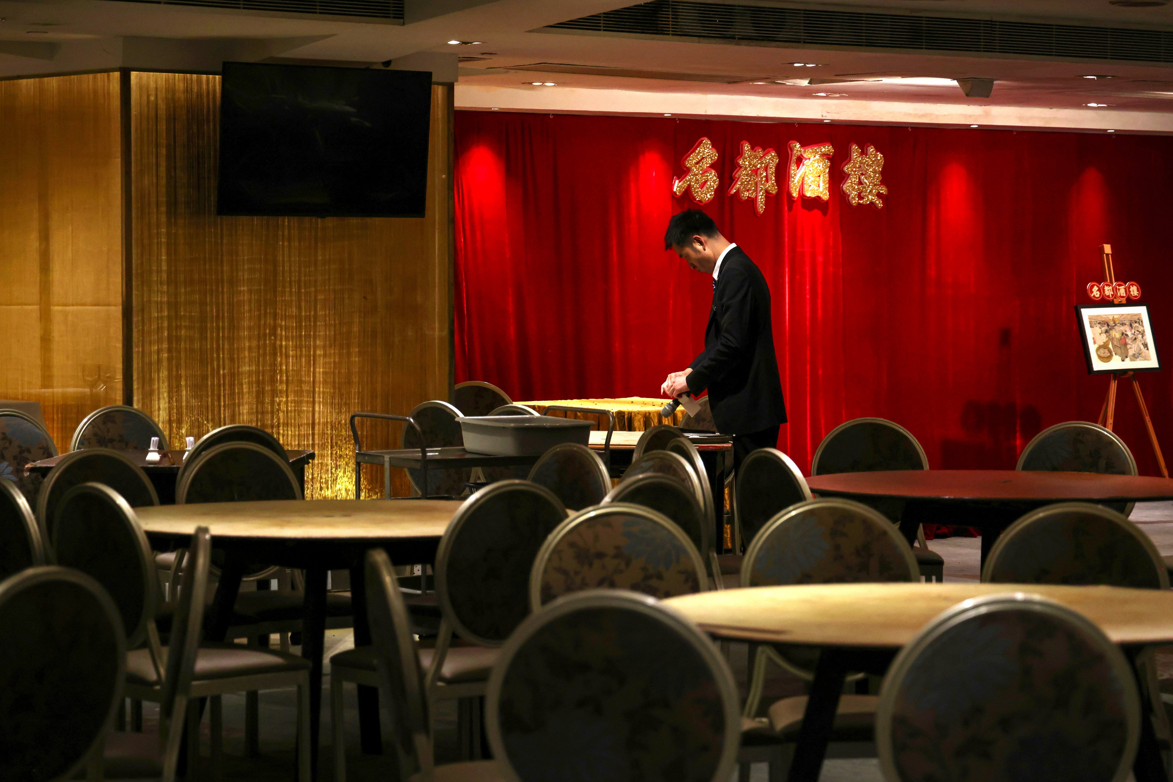 Industry leaders have urged launching targeted promotional initiatives for specific dining categories. Photo: Karma Lo
