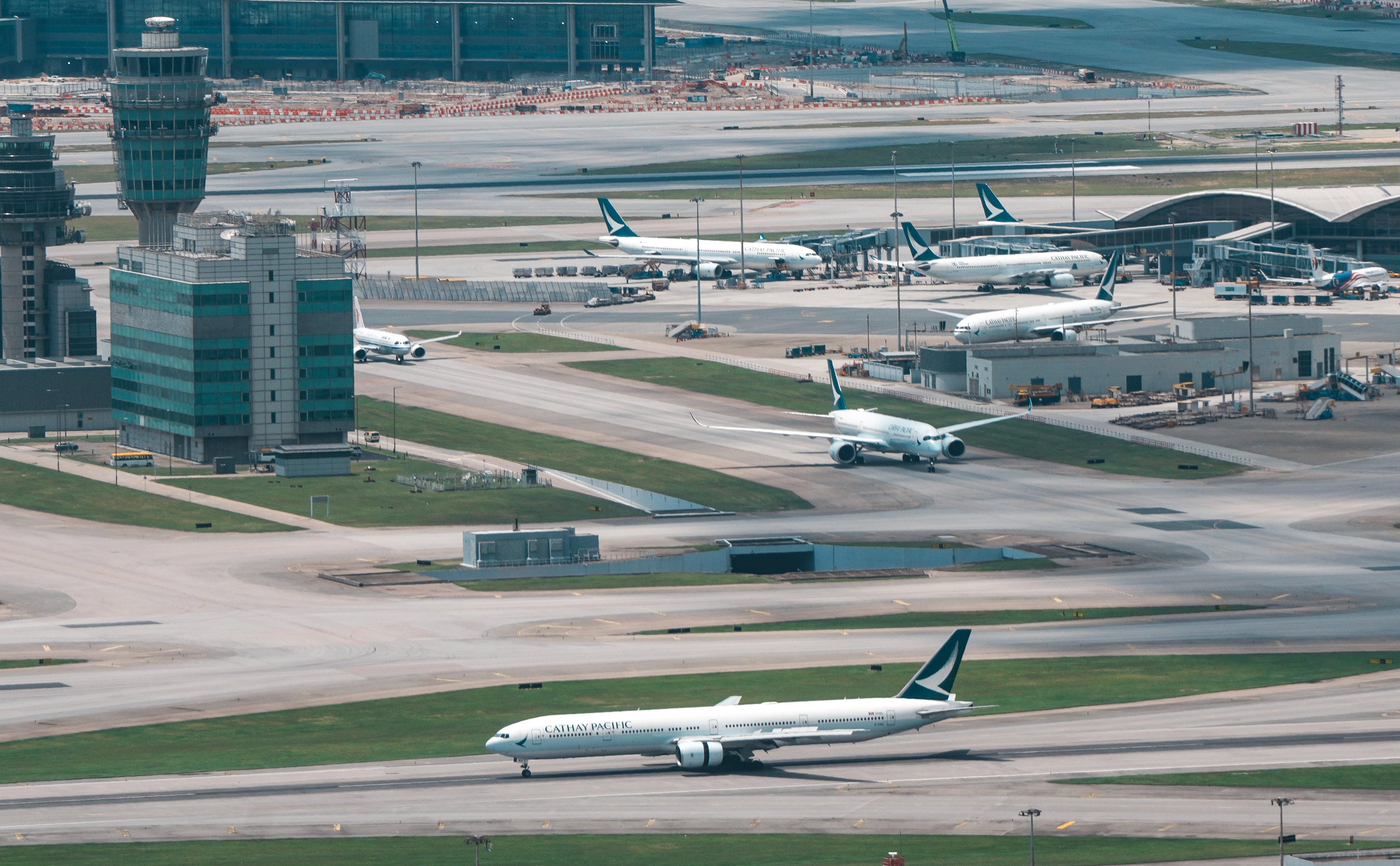 A Cathay plane prepares to take off. Photo: Sam Tsang