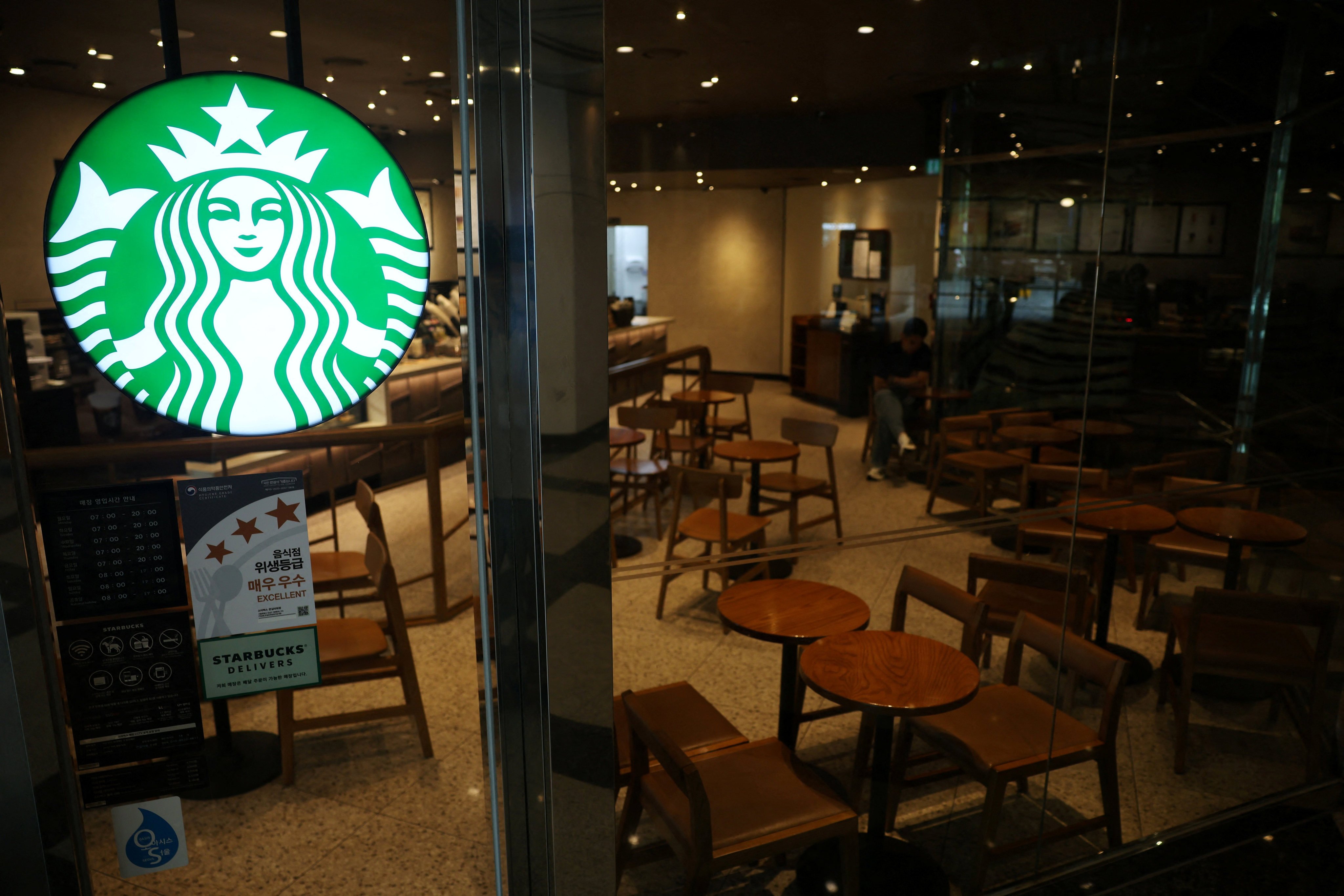 An empty Starbucks store in Seoul, South Korea, May 26, 2026.   REUTERS/Kim Hong-Ji