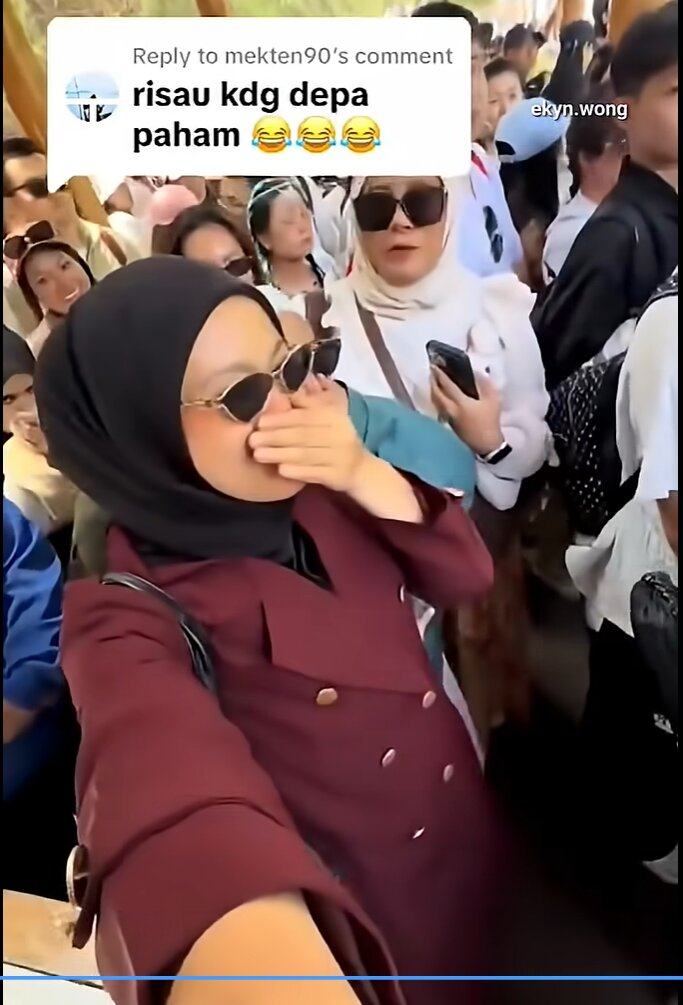 Malaysian tourists cover their noses and complain about “smelly” locals in China in a clip. Photo: TikTok/ekyn.wong