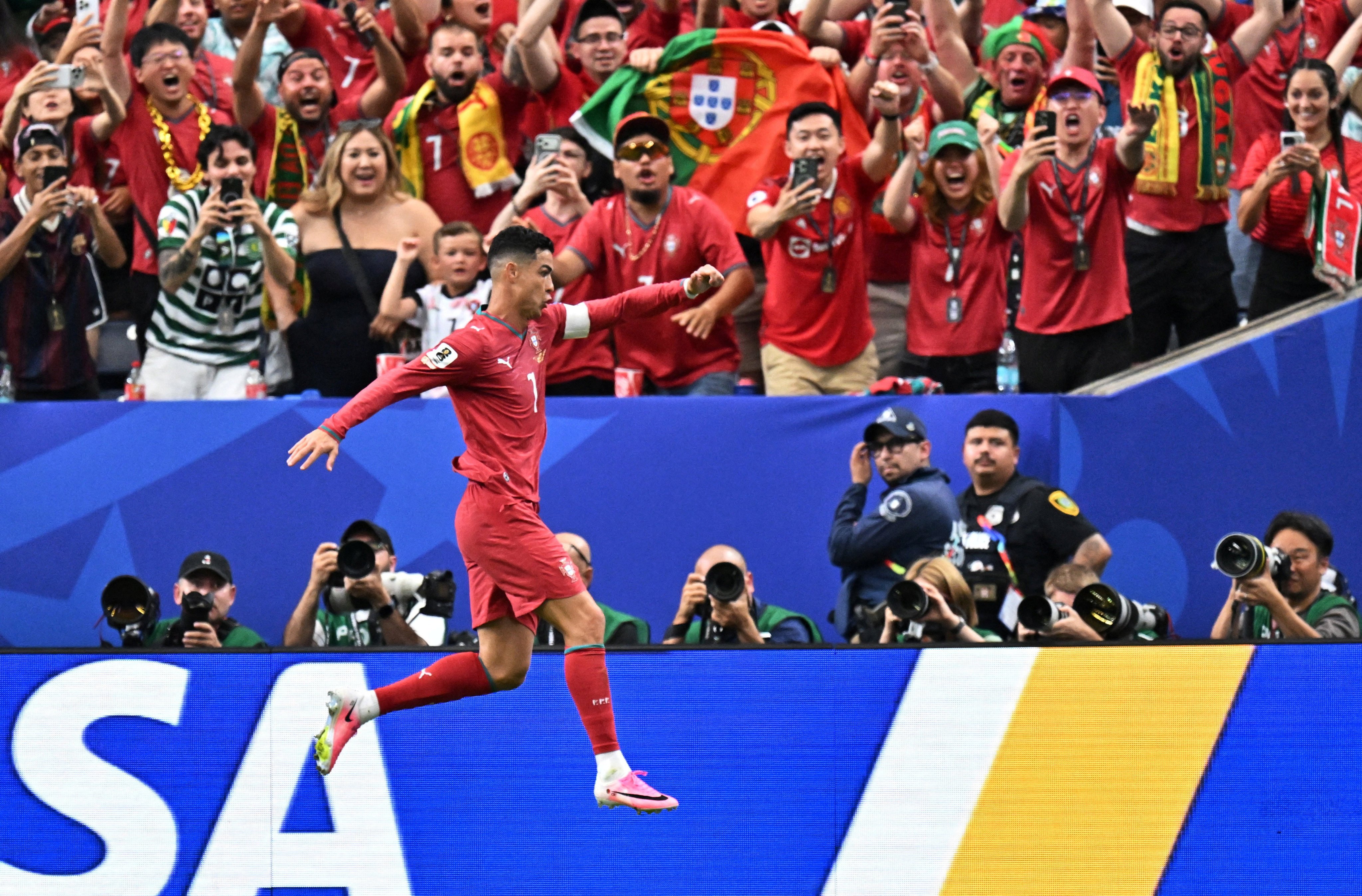 scmp.com - Lucy Quaggin - With no team in World Cup, China fans root for Ronaldo, Messi ... and a referee