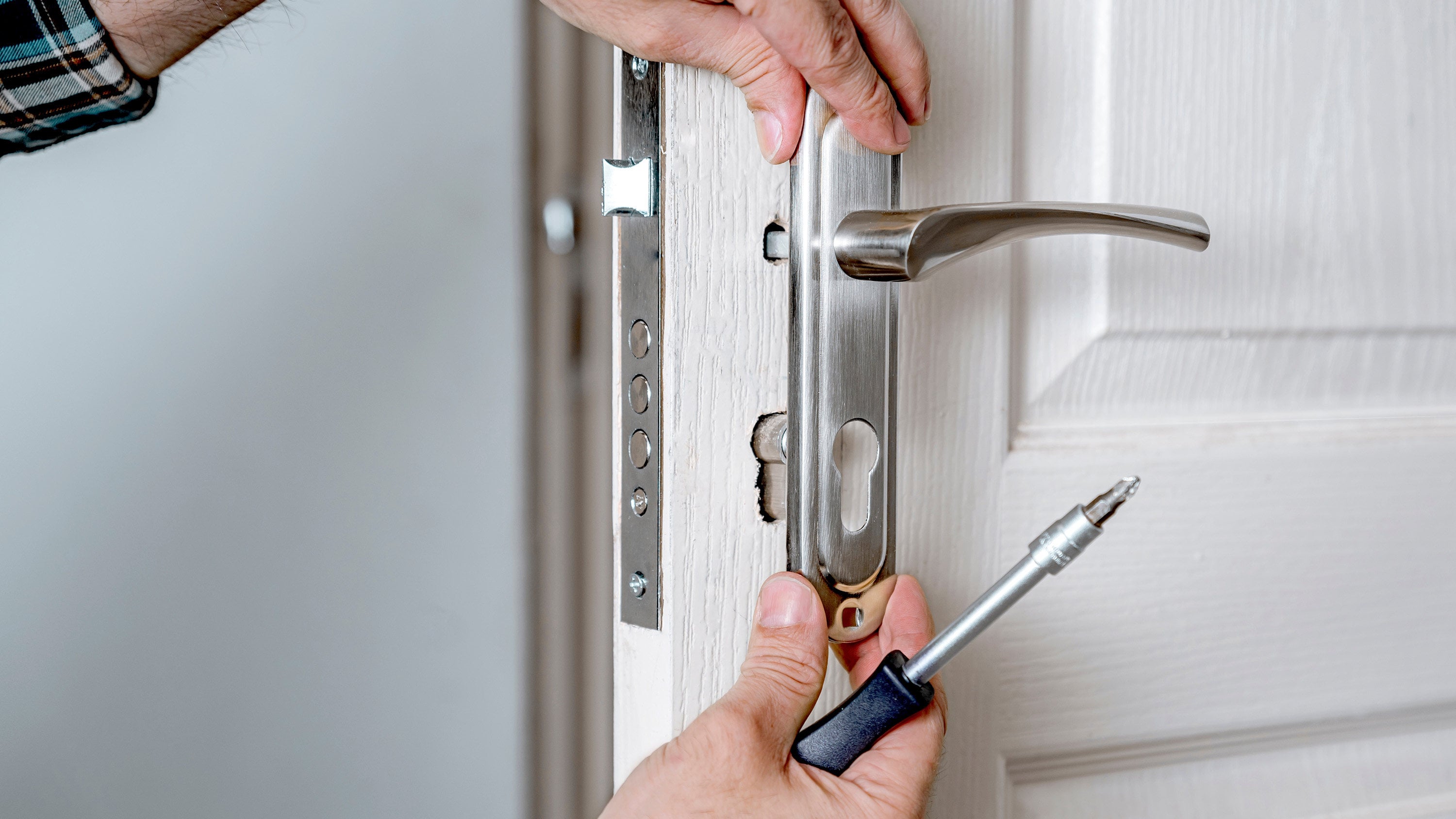 Shanghai local Sun hired a locksmith to rekey a vacant unit, then sold it to a couple he had known for decades. Photo: Shutterstock