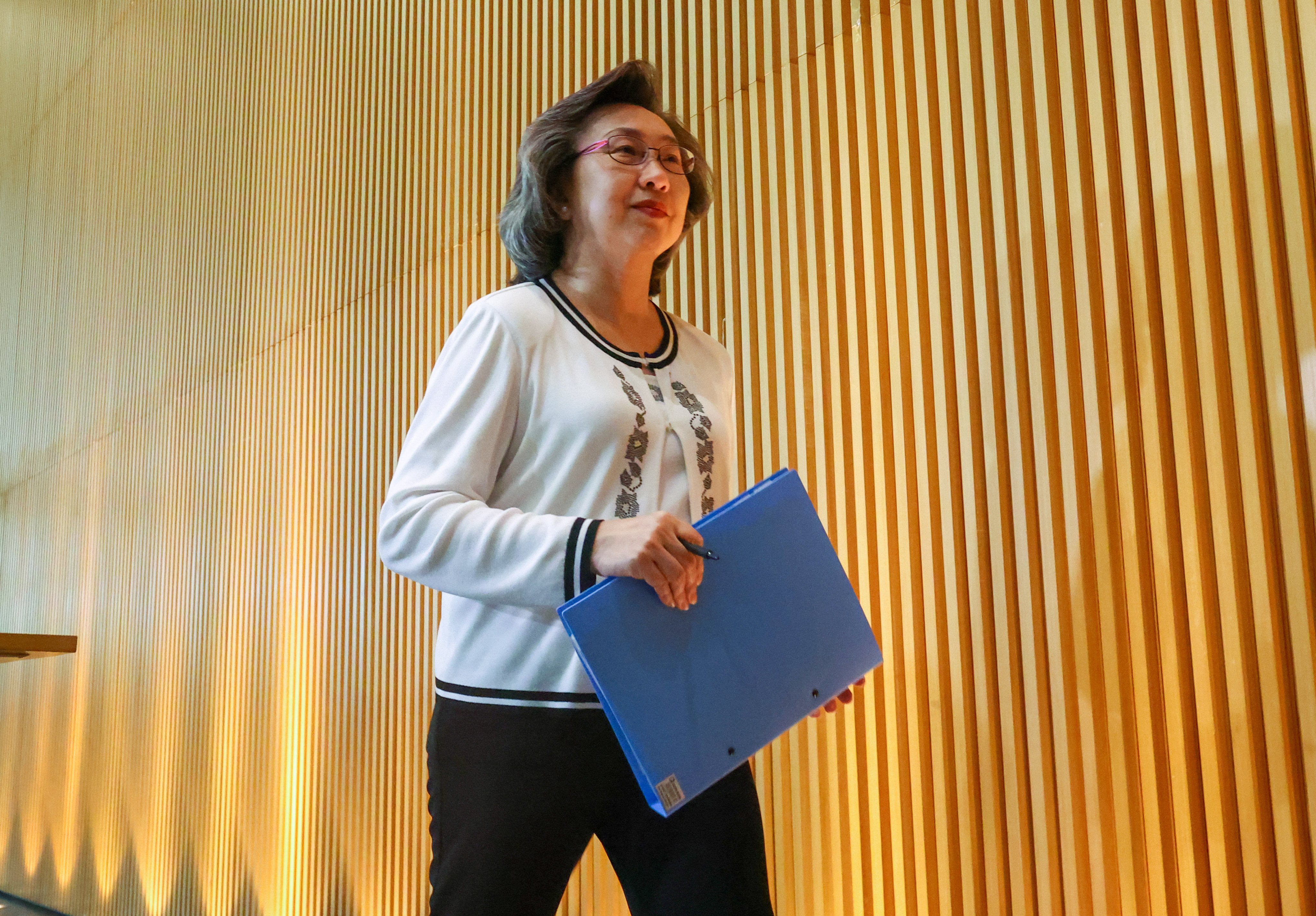 scmp.com - Matthew Cheng - Hong Kong civil service chief vows 'attractive' pay rise once economy improves