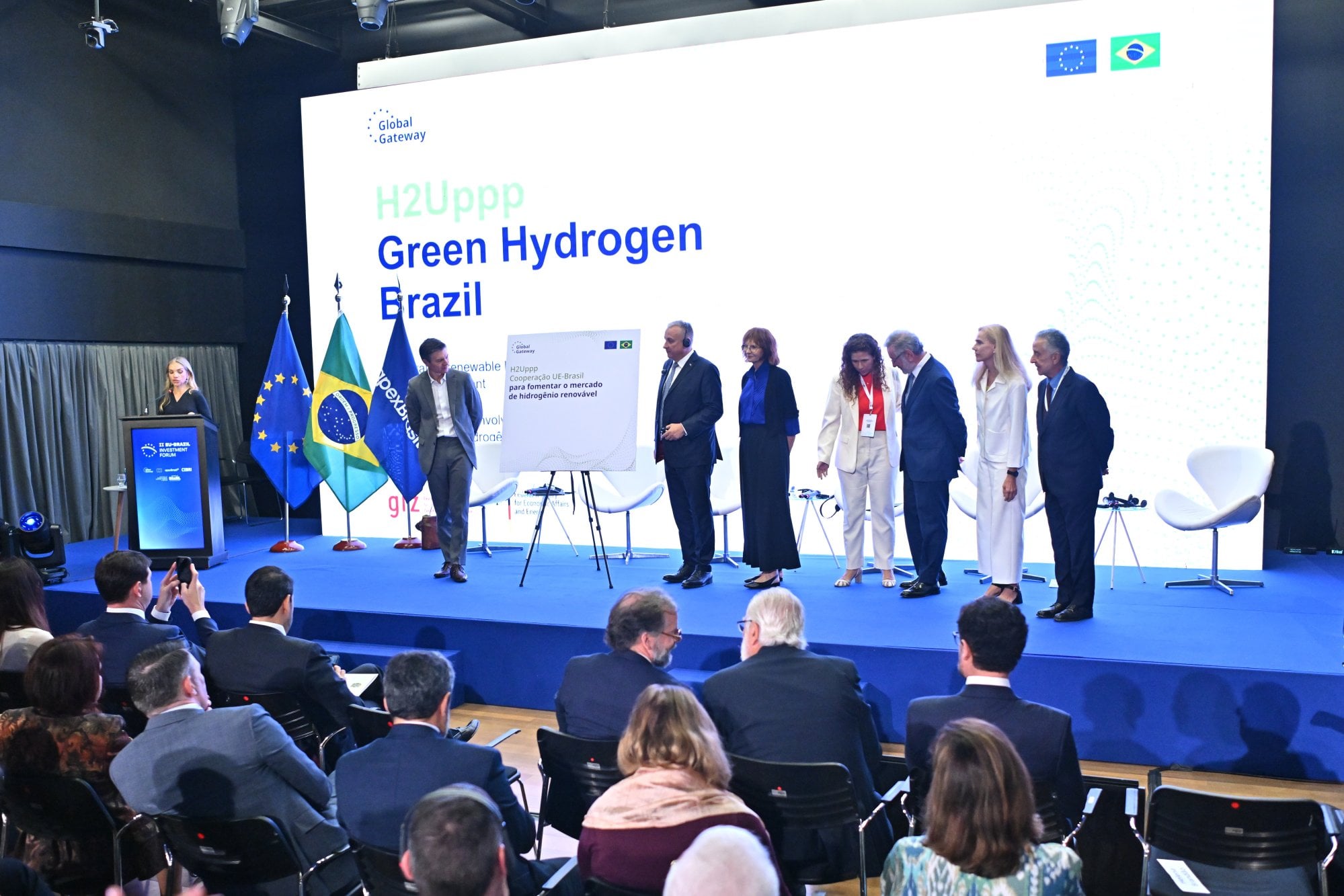 The EU’s Sikela (third left) participates in the opening of the Brazil-European Union Investment Forum in Brasilia, on Tuesday. Photo: EPA
