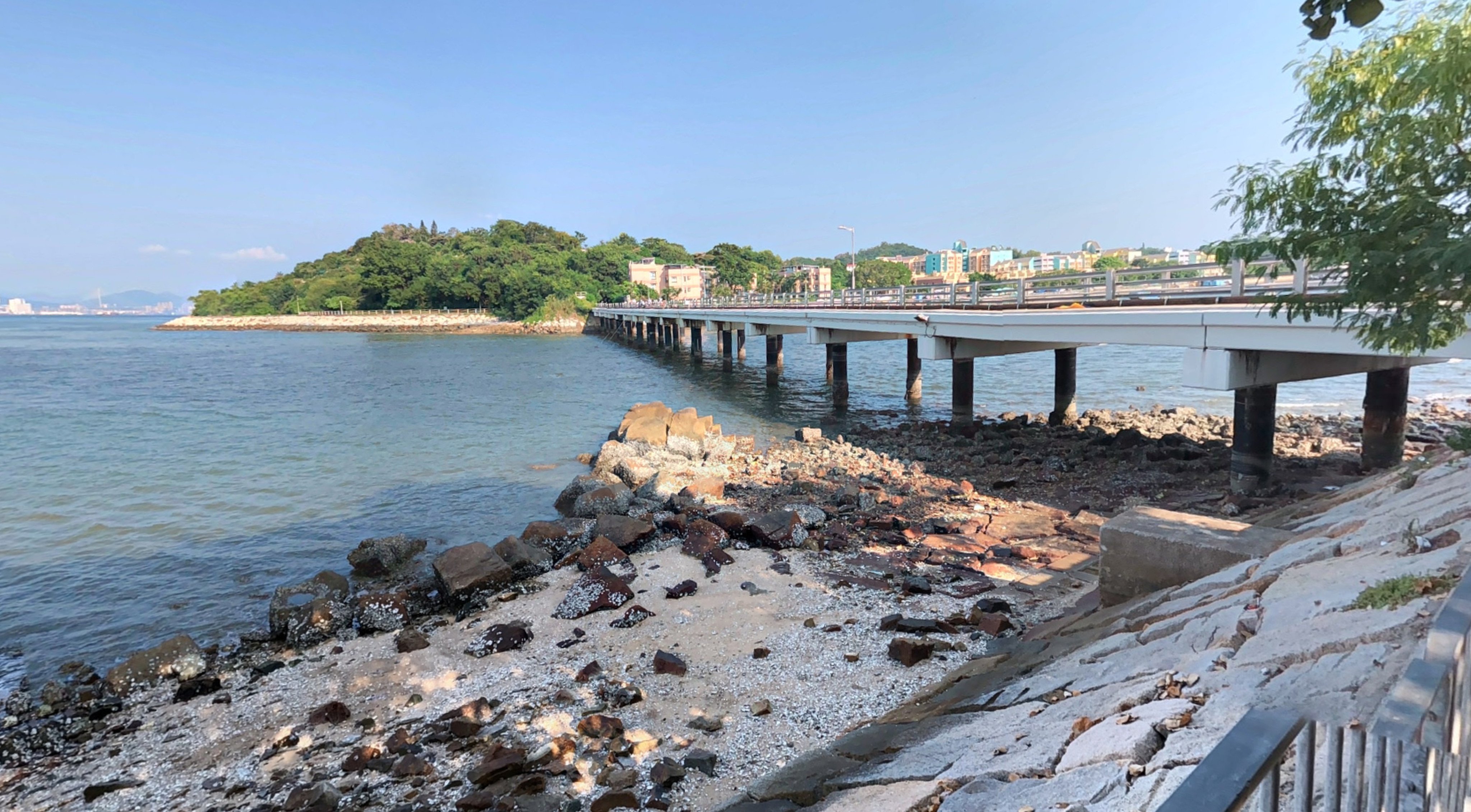 Chau Tsai Bridge on Peng Chau. Photo: Google Maps