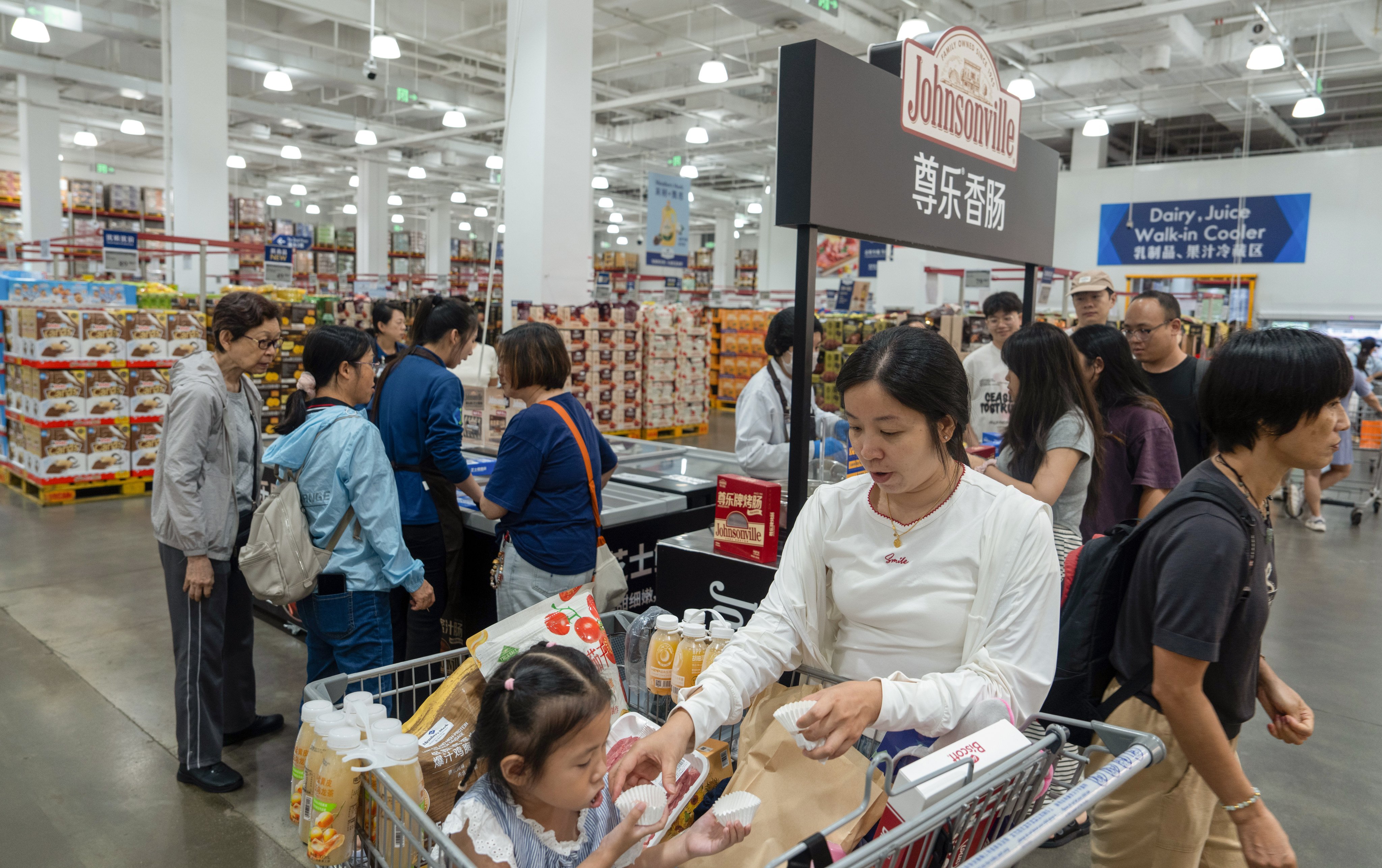 scmp.com - Chelsea Yang - Race to the bottom? Why retailers bet on their own brands in China