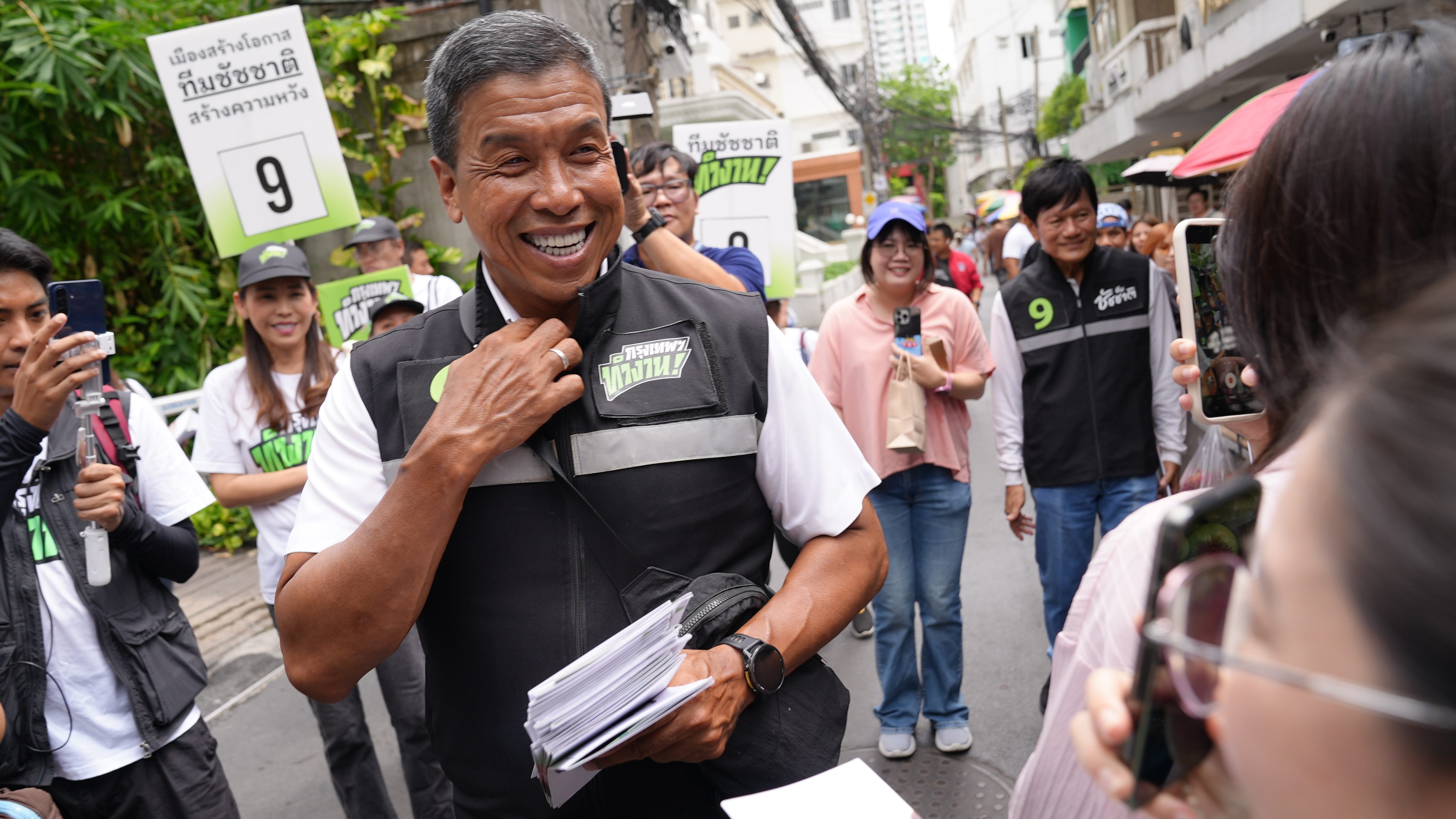 Bangkok Governor Chadchart Sittipunt on the campaign trail in the Thai capital. Photo: Aidan Jones