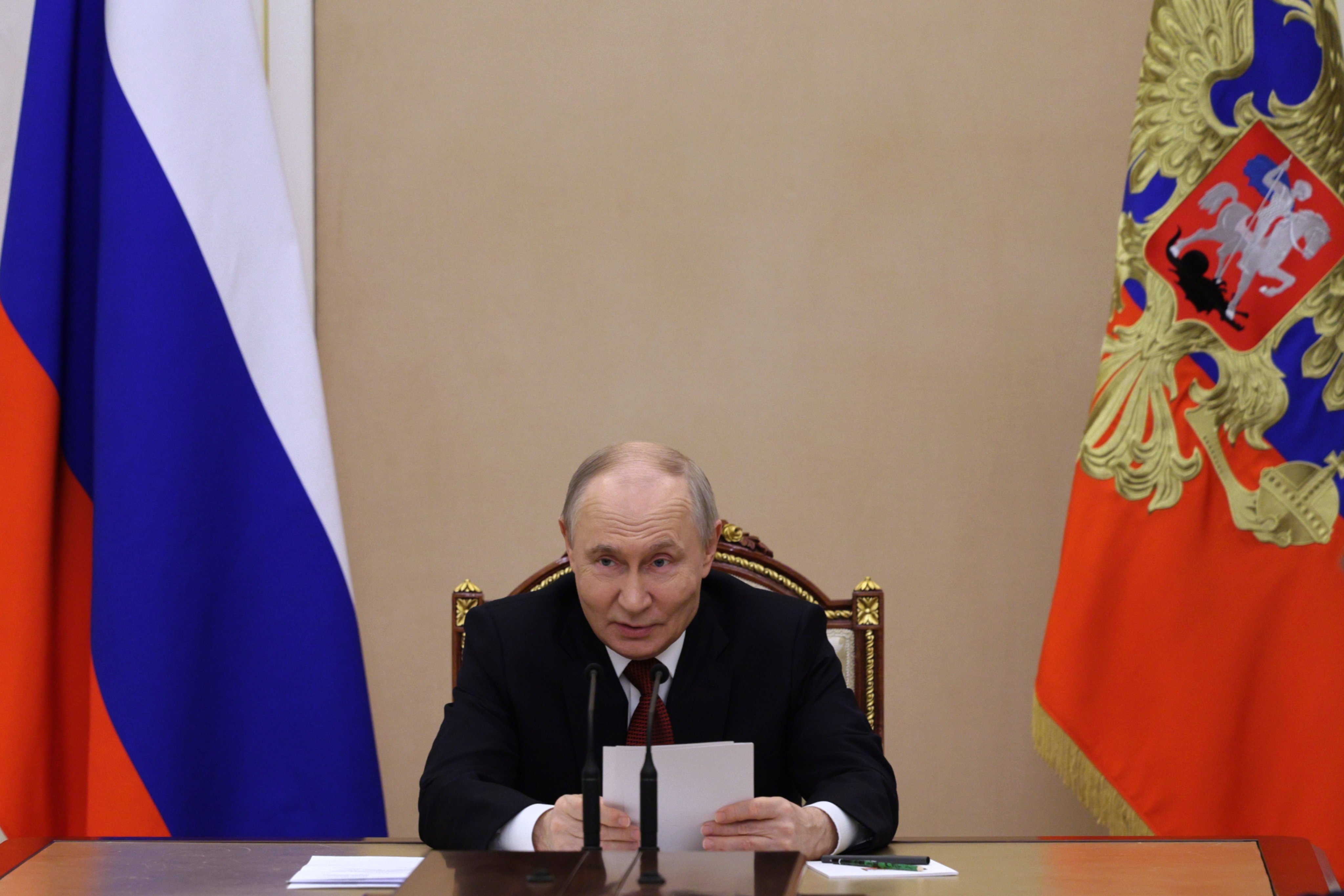 scmp.com - Associated Press - Ukraine strike ignites Russia oil refinery; Putin recognises 'difficult period'