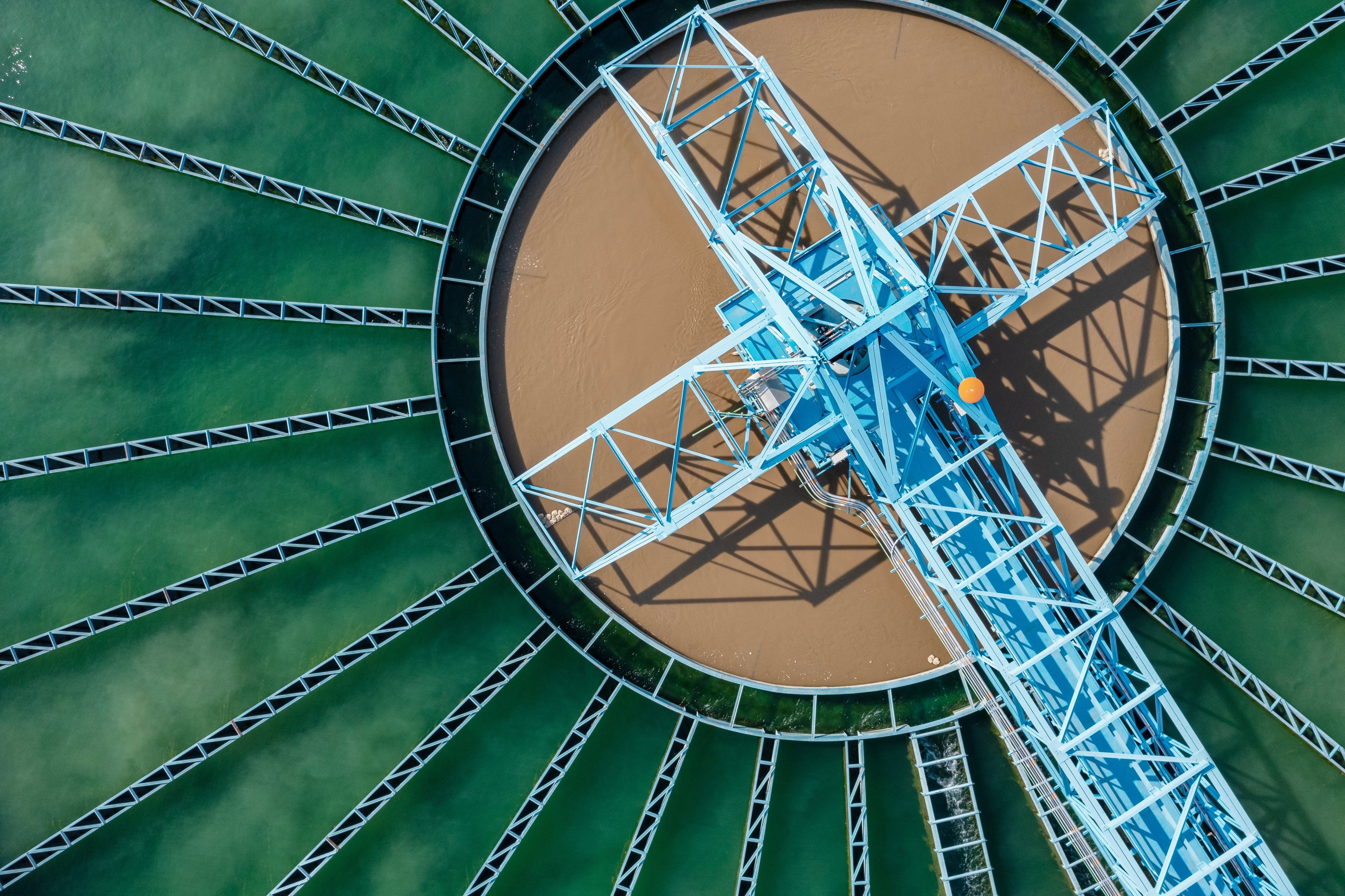The researchers developed a method to weave nanoparticles into a three-dimensional photothermal evaporation material, significantly boosting the efficiency of converting solar energy to drive desalination. Photo: Shutterstock