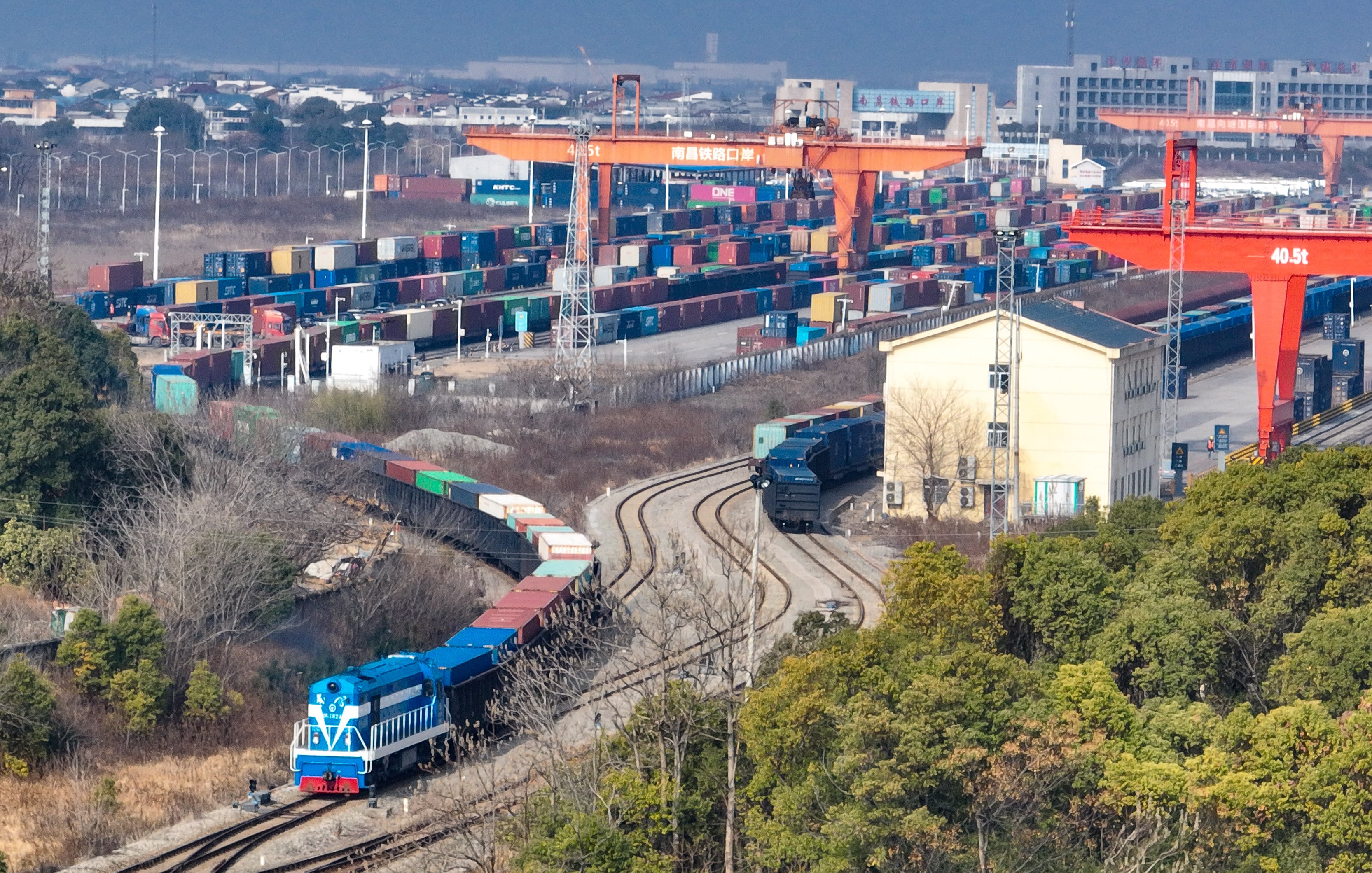 A photo taken on February 2 shows the first cross-Caspian Sea China-Europe freight train departing from the Nanchang International Land Port in Nanchang, in east China’s Jiangxi Province. Photo: Xinhua