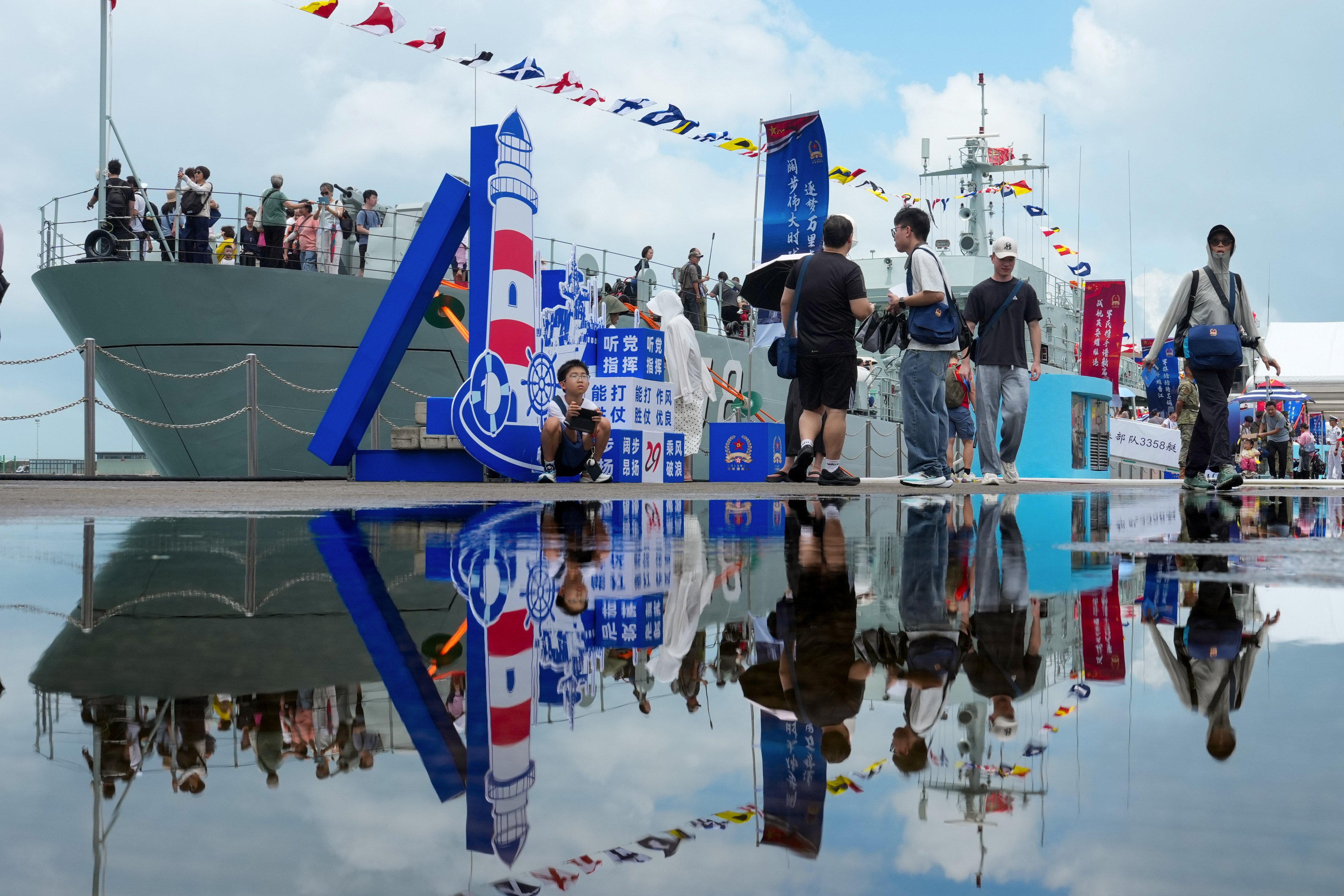 The guided-missile destroyer Nanning and the guided-missile frigate Hengyang will be open to the public on July 4 and 5. Photo: Dickson Lee