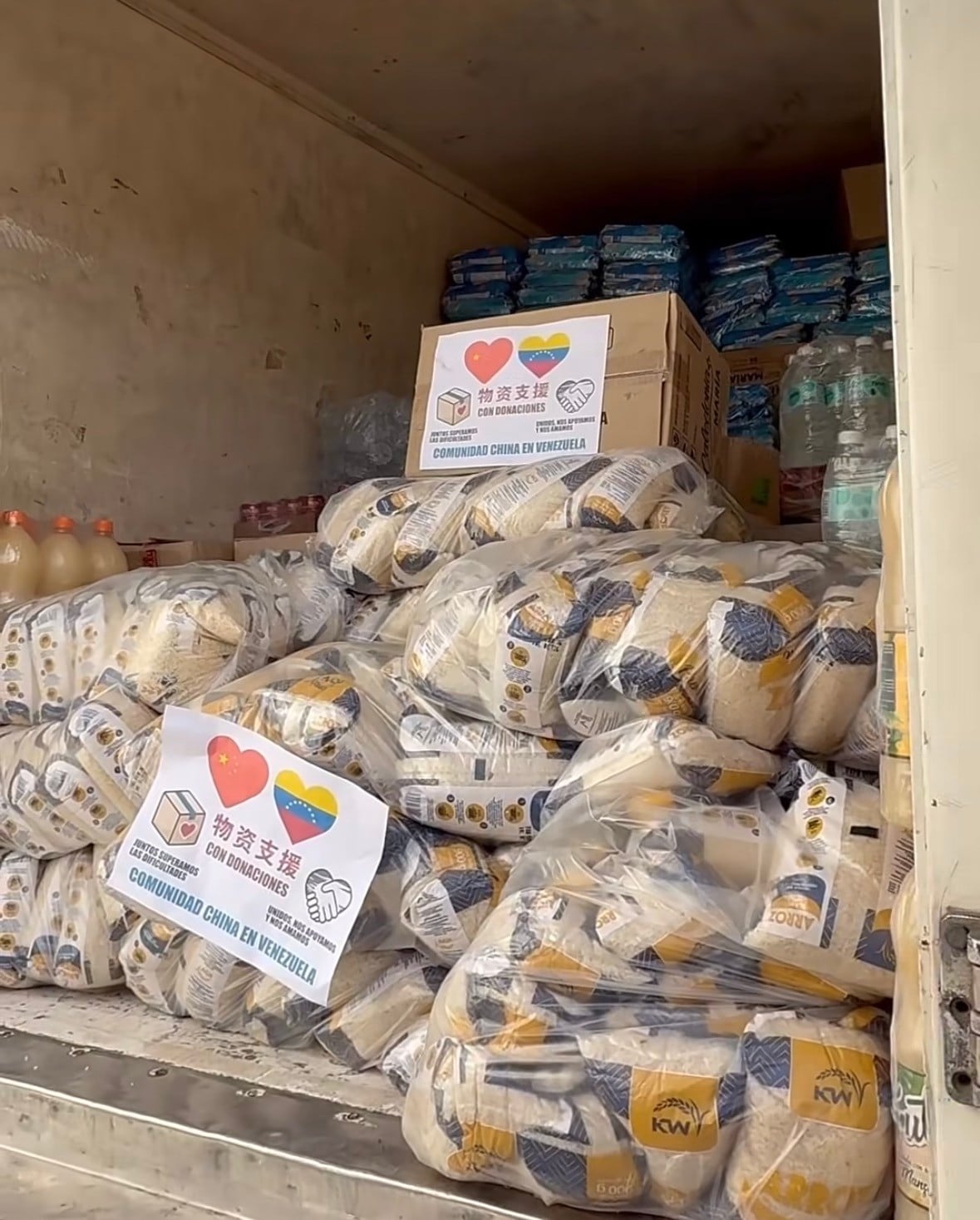 Relief supplies collected on Margarita Island await transport to earthquake-hit communities. Signs in Spanish and Chinese identify the donations as coming from Venezuela’s Chinese community. Photo: Handout