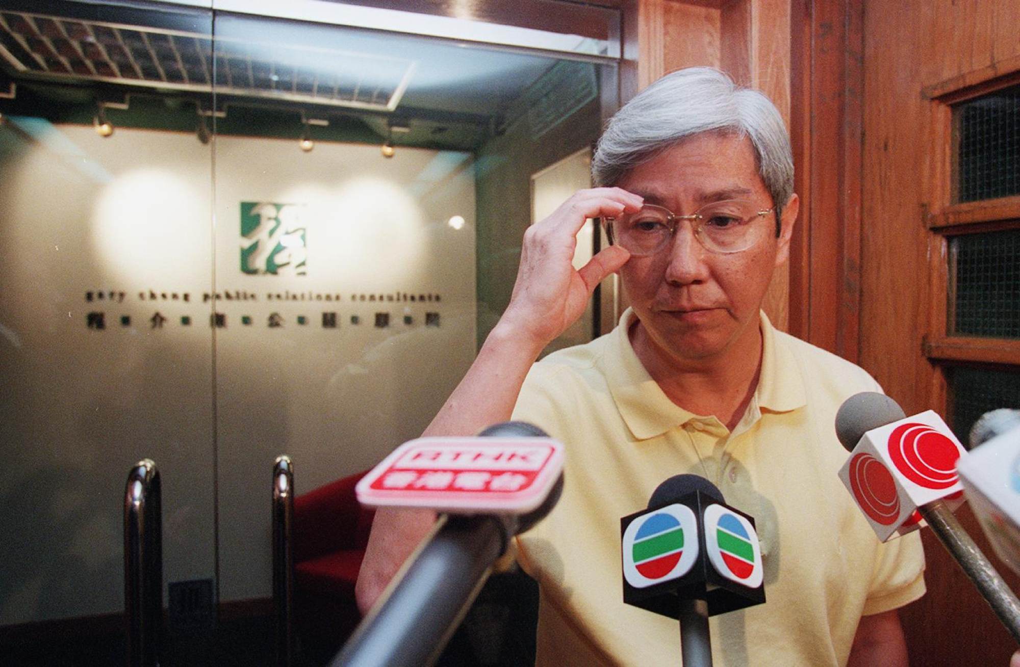 The previous lawmaker to resign over a scandal was Gary Cheng, who quit shortly after winning a seat in September 2000. Photo: SCMP The previous lawmaker to resign over a scandal was Gary Cheng, who quit shortly after winning a seat in September 2000. Photo: SCMP