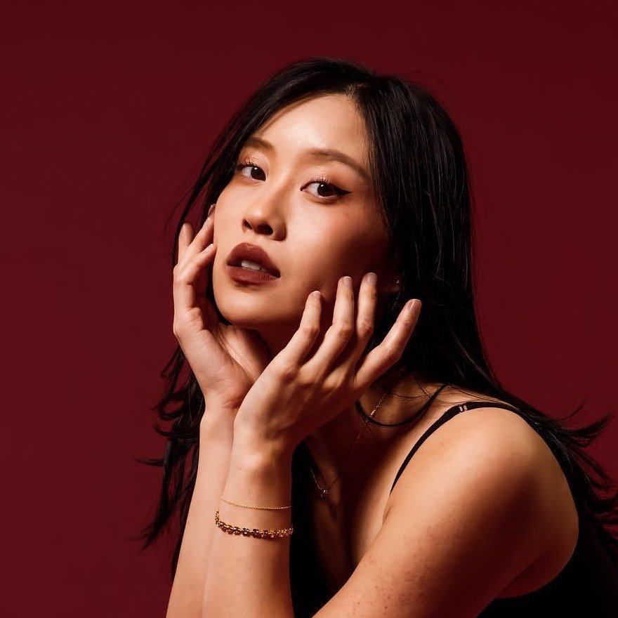Emily Lin became a full-time content creator in 2024. Her “School of Women” series on social media teaches straight men emotional literacy and how to develop healthy, fulfilling relationships with women. Photo: Instagram/therealemilylin